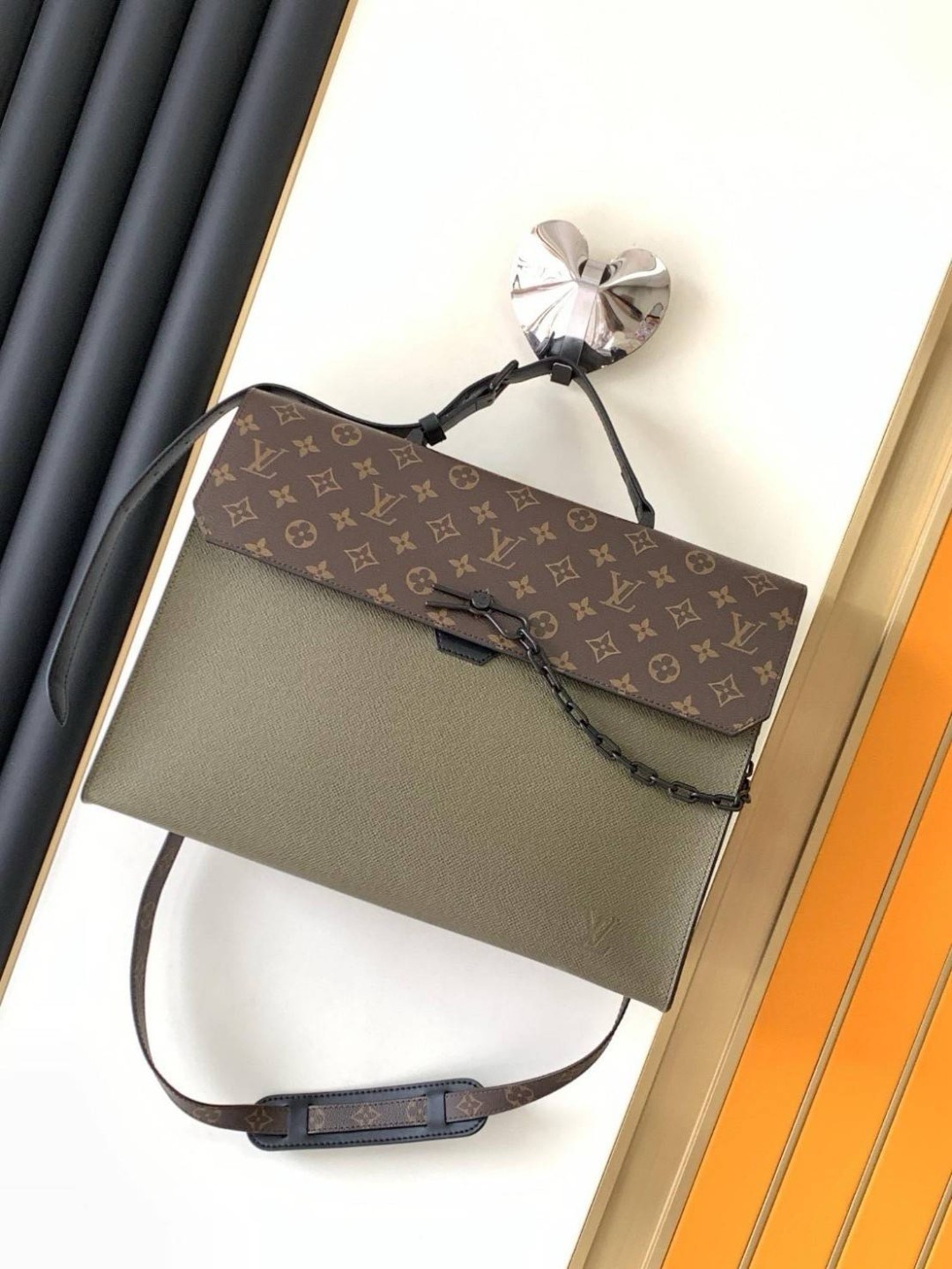 LV Robusto Briefcase Monogram กระเป๋าอเนกประสงค์ ทรงโท้ท หนังแท้ เกรดทออริ ท็อป วีไอพี เกรดดีสุด 1:1 ใช้งานต่างประเทศได้