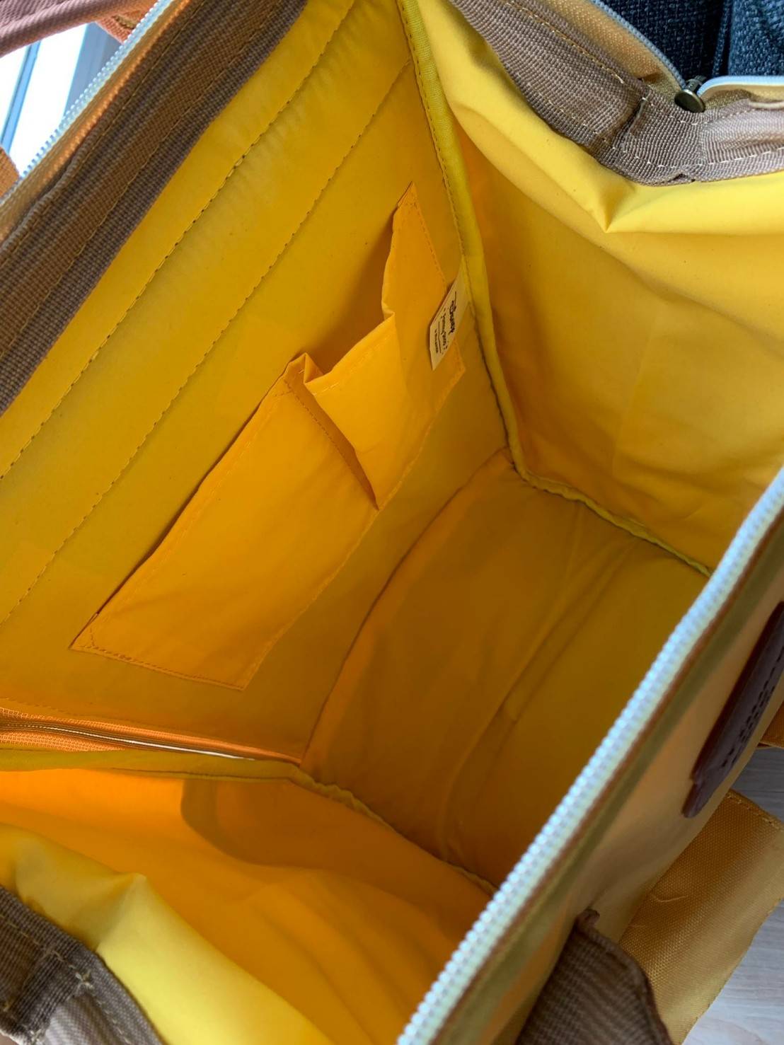 Belle Maison's Disney Fantasy Bags! รุ่น Classic Backpack จากBellemaison แห่งเดียวในประเทศญี่ปุ่น มีรูปโฉมและสไตล์ใช้งานคล้ายแบรนด์ Anello แต่งแต้มสีสันและลวดลายเพิ่มเติมลงบนกระเป๋าจากเหล่าการ์ตูนของดิสนีย์ เป็นรุ่นลิมิเตทสุดๆที่ออกมาไม่บ่อยเลยคร้า!!