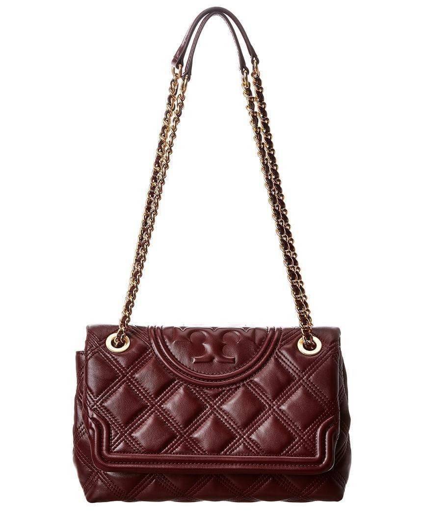 TORY BURCH FLEMING SOFT CONVERTIBLE SHOULDER BAG รุ่นหายากที่สาวๆตามหา มาพร้อมเสิร์ฟความสวยถึงบ้านไปเลยจ้า รอบนี้คัดสีสวยๆมาให้ได้ช้อปกันอย่างจุใจไปเลย กระเป๋าสะพายไหล่ หนังแท้นิ่มเต็มใบ สวยหรูดูแพง เปิด-ปิดด้วยตัวกดล็อคแน่นหนา สายสะพายในตัวปรับใช้ได้ 2 แ