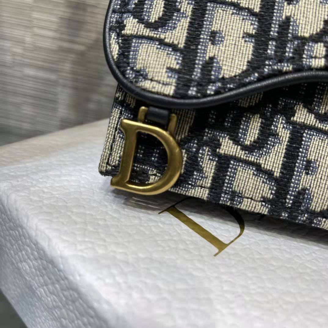 หนังแท้ DIOR SADDLE FLAP CARD HOLDER พร้อมส่งที่ไทย กระเป๋าใส่การ์ดงานหนังแท้และผ้าแจ็คการ์ด เกรดเทพออริจินอล ภาพสินค้าถ่ายจากงานขายจริง ใช้งานต่างประเทศได้