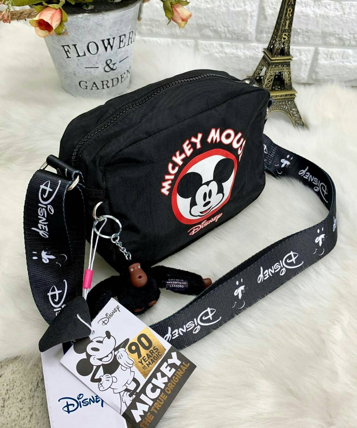 Kipling Mickey Plus Veni Crossbody Bag >>kipling factory oem HK ✔️1ในคอลเลคชั่น 90 ปี มิคกี้เม้าส์ ค่ะ ✔️พร้อมส่งที่ไทย ไม่ต้องรอพรี !! ✔️กระเป๋าสะพายครอสบอดี้ร์//สะพายข้าง ใบขนาดกำลังดี น่าใช้มากๆค่ะ ✔️แต่ละสี แต่ละลาย ว