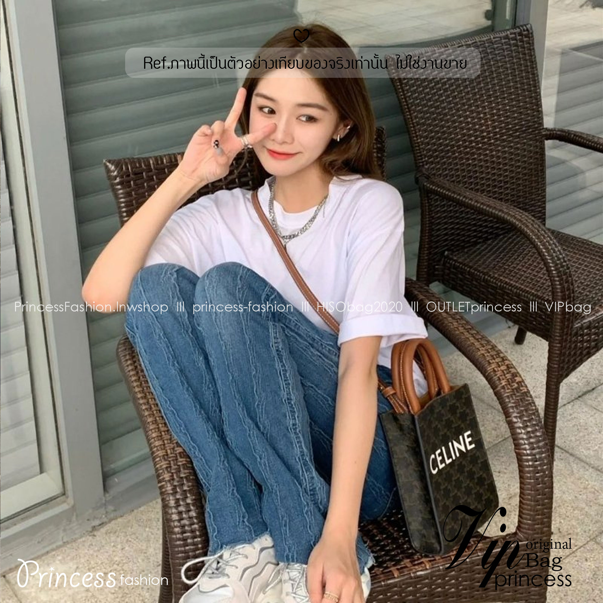 CELINE Vertical Cabas bag in Triomphe canvas ใหม่พร้อมเสิร์ฟ กับกระเป๋าสะพายทรงโท้ท ไซส์มินิ ขนาดกำลังสวยพอดี สะดวกพกพา โดดเด่นด้วยโลโก้เพิ่มดีเทลความแพงไปอีก