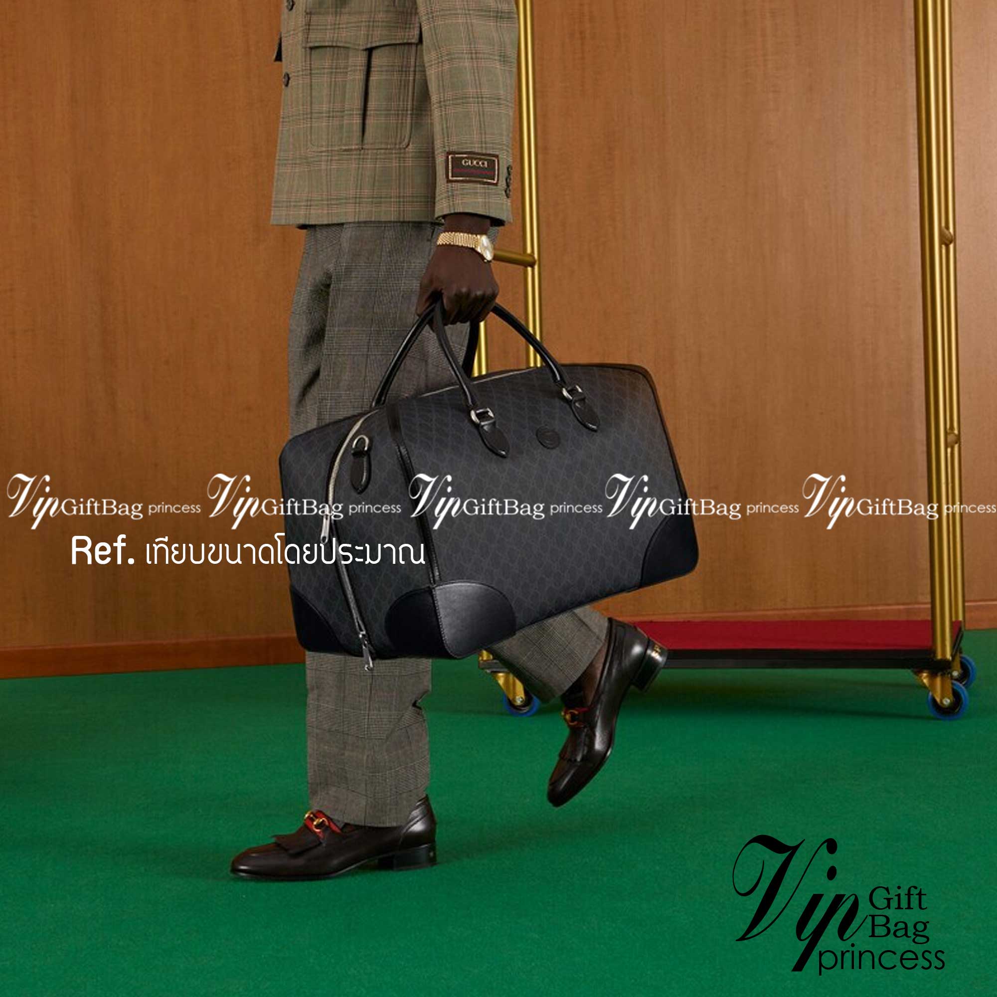 GUCCI Duffle bag with Interlocking G เกรดออริจินอล กระเป๋าใบใหญ่จุใจ 16" ใส่สัมภาระขึ้นเครื่องเดินทางได้ ใส่เสื้อผ้า รองเท้า เอกสาร A4 iPad Notebookได้ หูจับแข็งแรง สายสะพายยาวถอดออกได้ สะพายไหล่หรือ Crossbody ก็ดูดี ใช้ได้ทั้งชายหญิง ภาพถ่ายสินค้าจร