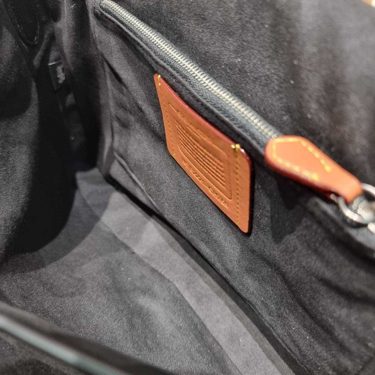 COACH Soft Tabby Messenger In Signature Canvas C8430 CH769 ไอเท็มที่หนุ่มๆต้องไม่พลาด กระเป๋าทรงแมสเซนเจอร์ใบใหญ่กำลังพอดี พร้อมด้วยสายสะพาย 2 เส้น