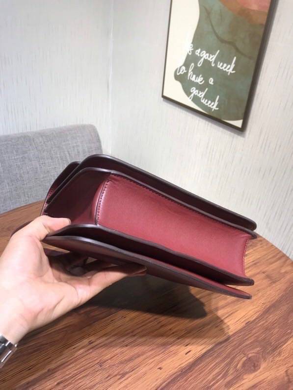 Tory Burch 75003 Eleanor Medium Convertible Shoulder Bag พร้อมส่งที่ไทย อีกรุ่นที่น่าครอบครองมากๆค่ะ กระเป๋าสะพายข้างและทบสายเป็นคล้องไหล่ได้ หนังแท้ชั้นดี ใช้ได้กับทุกๆโอกาส ห้ามพลาด ก่อนหมดนะคะ!!