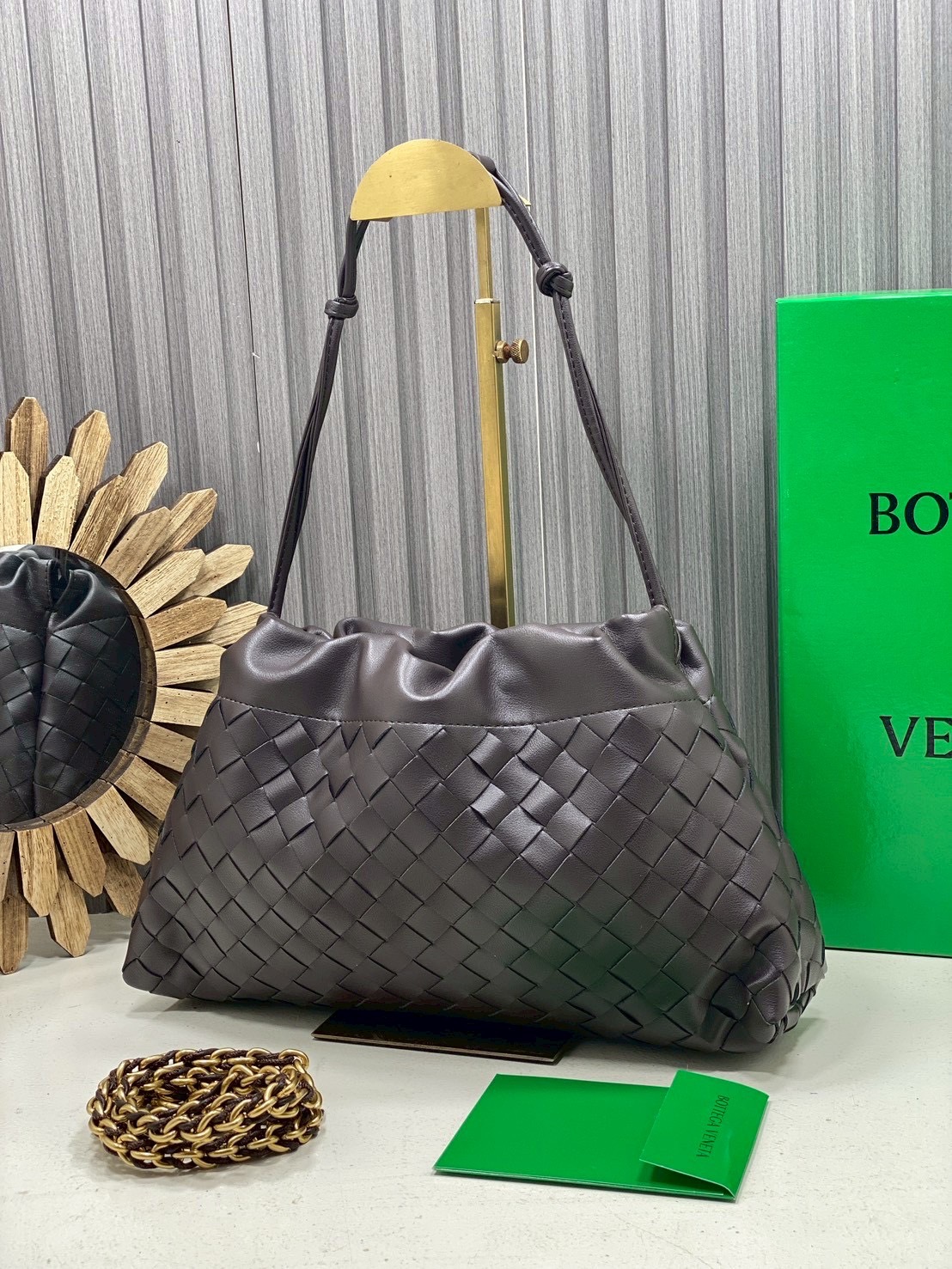 ORI หนังแท้ | Bottega Veneta Dustbag Notte Bag / Bottega Hobo Bag กระเป๋าสะพายดีไซน์สานเป็นเอกลักษณ์ เรียบง่ายไฮคลาส เชือกผูก พร้อมสายสะพายโซ่