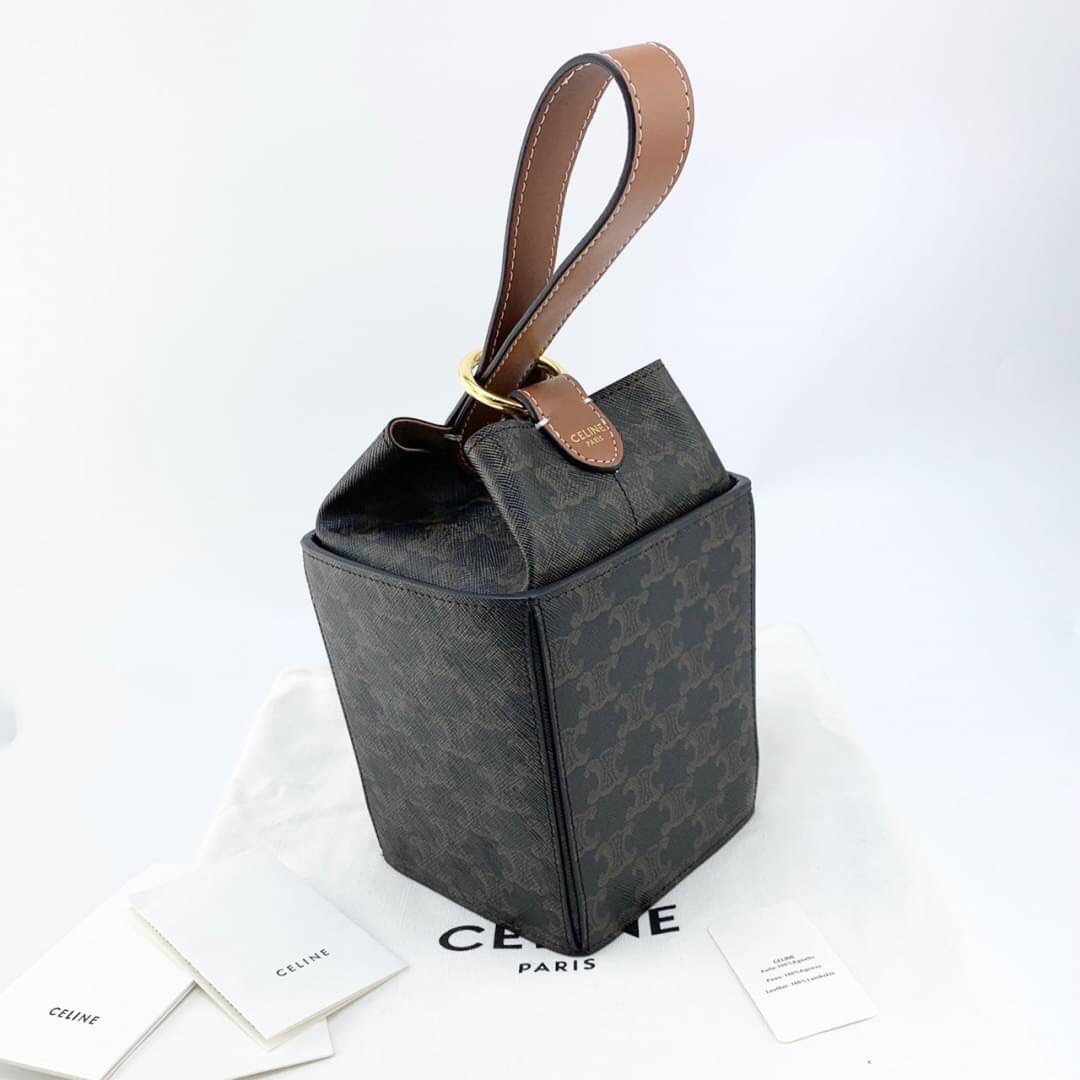 VIP 】หนังแท้ CELINE BOX CLASSIC HANDBAG หนังสวยอยู่ทรง สวยหรูที่สุด รูปทรงทันสมัยคลาสสิกมินิมอลมากค่ะ พร้อมส่งที่ไทยราคาสุดคุ้มห้ามพลาดค่ะ!