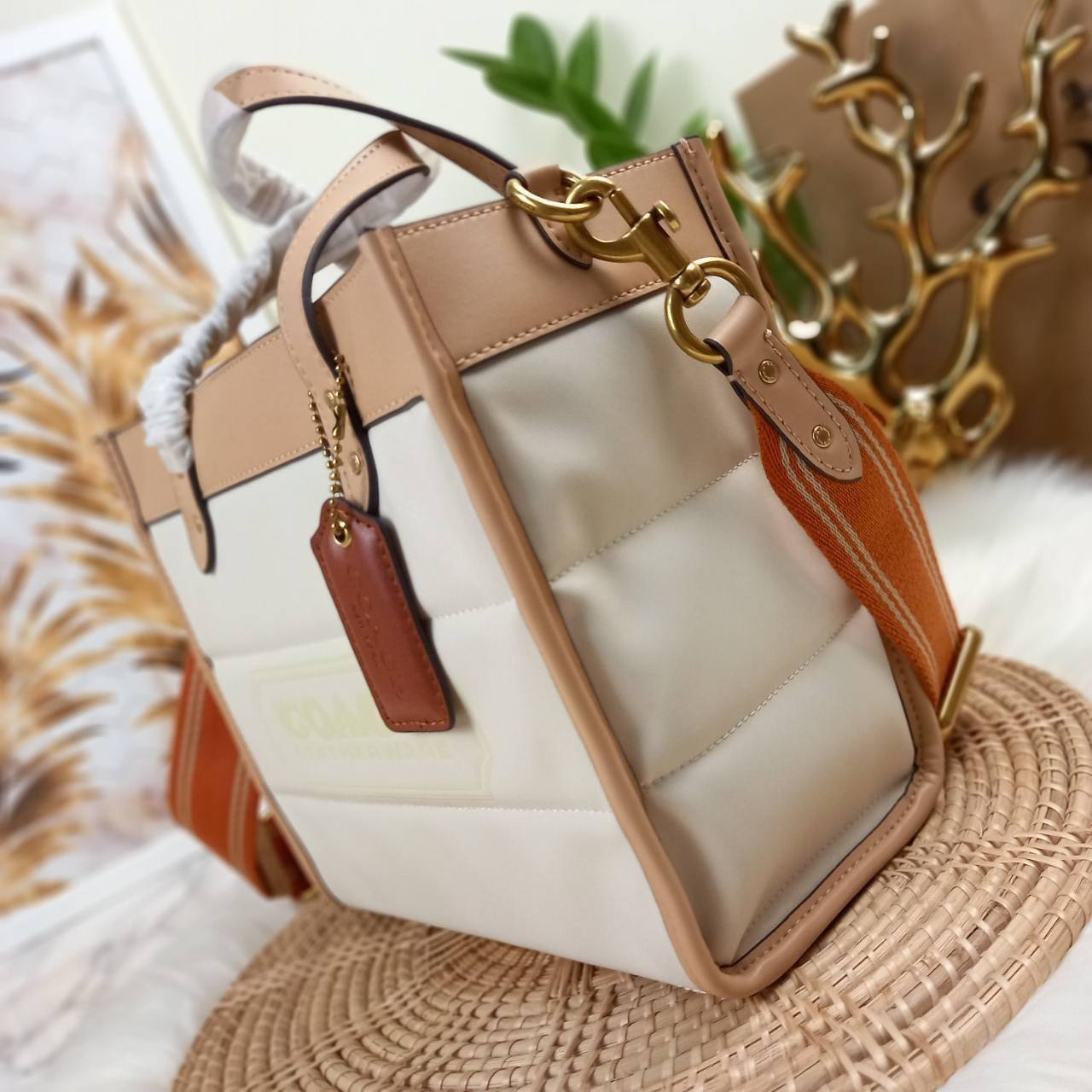 COACH CASUAL STYLE STREET STYLE 2WAY PLAIN LEATHER ELEGANT STYLE (C6958 C6852) 🌺 ที่สุด! ของที่สุด!! กระเป๋าถือ กระเป๋าสะพายรูปทรงสุดฮิต สุดคลาสสิค รุ่น UNISEX ที่ชิคๆ สบายๆ ได้ทั้งชายและหญิง// วัสดุหนังแท้ทั้งใบ ตัดเย็บด้วยหนังเนื้อนุ่มพิเศษ หนา 