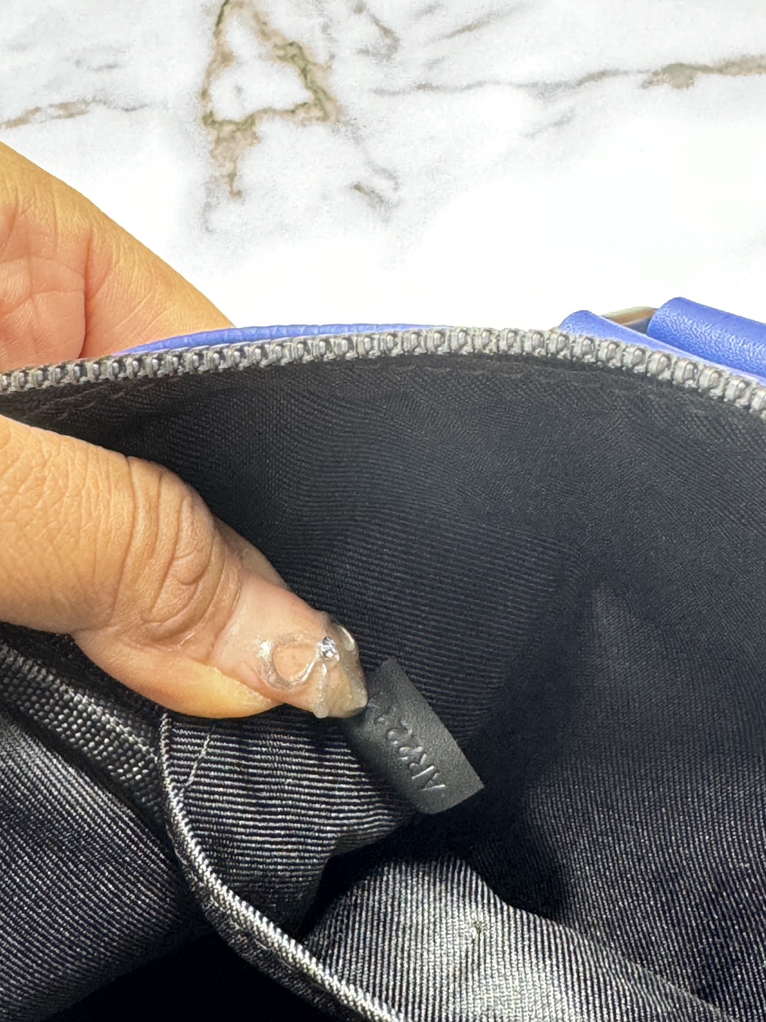 TOP ORI หนังแท้ | LV Keepall Bandoulière 25 กระเป๋าสะพายทรงหมอนสุดไอคอนิก หนังแท้ Taurillon ลายเกรน ฉลุลายโมโนแกรมสวยหรูคลาสสิก โทนสีหรูหราเข้ากันอย่างลงตัว