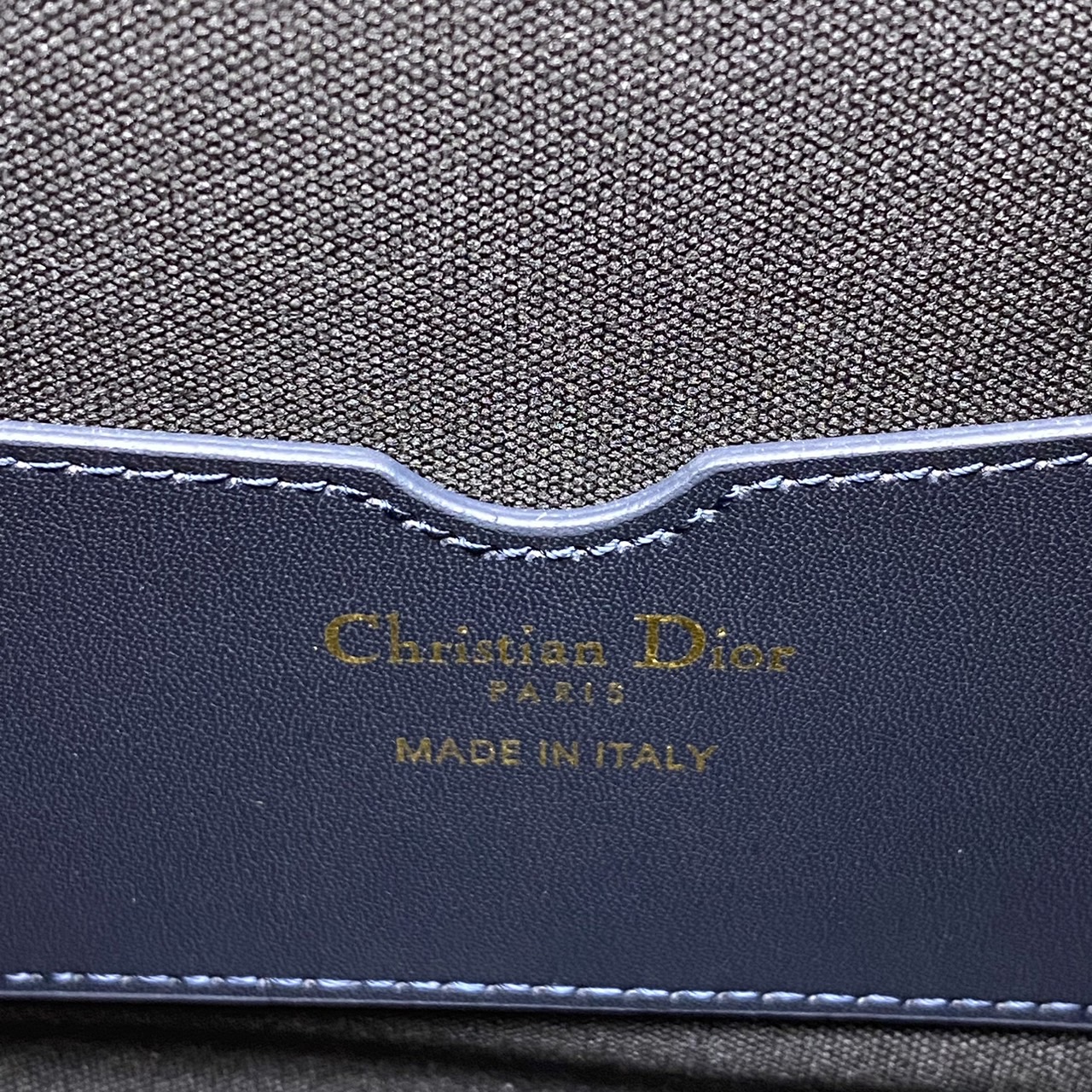 DIOR SMALL BOSTON BAG Blue Oblique Embroidery and Smooth Calfskin / DIOR Box Bag พร้อมส่ง กระเป๋าสะพายทรงกล่อง New for Winter 2023 คอลผู้ดี สวยหรู ตอบโจทย์และแมทช์ได้กับทุกลุคทุกสไตล์