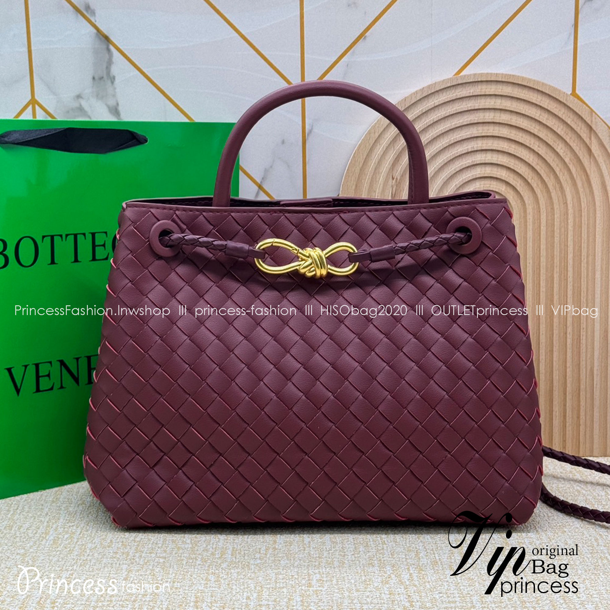 BOTTEGA Small Andiamo embellished intrecciato leather tote 28cm กระเป๋าสะพายดีไซส์สานเป็นเอกลักษณ์ หนัง nappa นิ่มสวยงาม