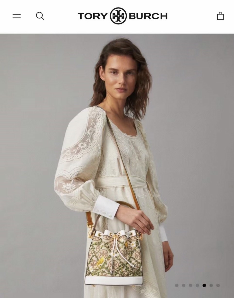 ของแท้ 💯% สินค้าขายดีมีจำกัดนะคะ Tory Burch T Monogram Jacquard Embroidered Bucket Bag กระเป๋าถือหรือสะพายไหล่ วัสดุผ้า Canvas รุ่นใหม่ล่าสุดจาก Tory