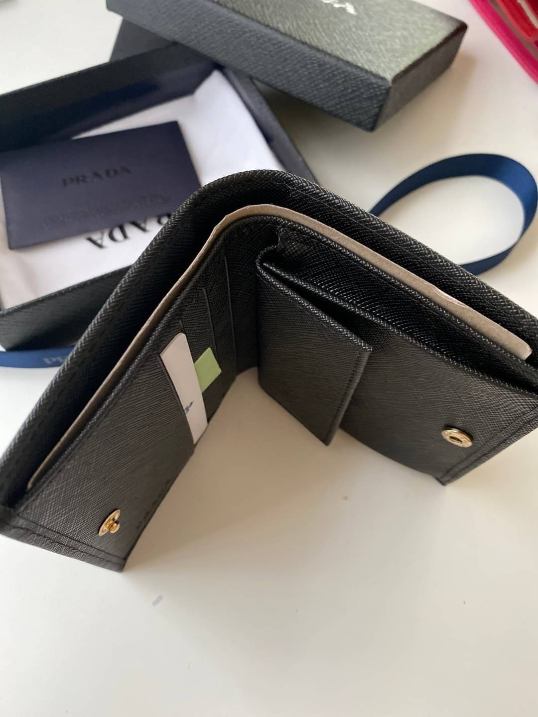VIP หนังแท้ 】2พับ PRADA Small Saffiano Leather Wallet