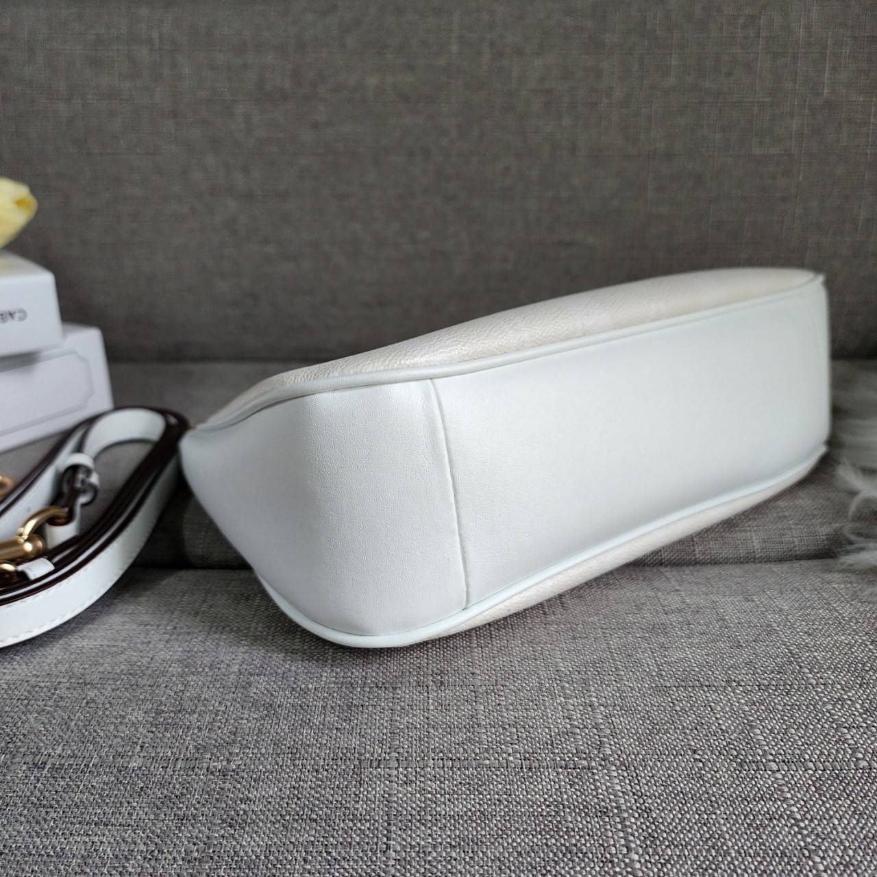 พร้อมส่งครบสี สวยทุกสีเลยค่า😘 ((CA173//CA209//CA548)) COACH TERI SHOULDER BAG 🔹กระเป๋าทรงพอช ในรูปแบบหนังแท้ หนังนิ่มสวยมากค่ะ