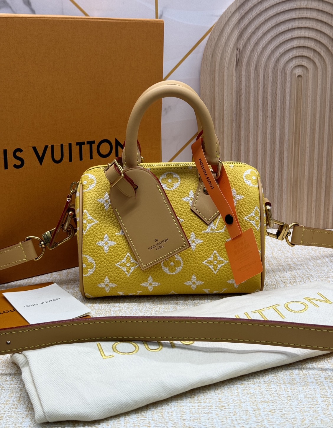 RUNWAY LV Nano Speedy P9 Bandoulière Soft Leather กระเป๋าสะพายสปีดี้รุ่นใหม่ไซส์มินิหรูหรา เกรดท็อปวีไอพี เกรดดีสุด 1:1 หนังแท้สวยงาม เก็บทุกรายละเอียด ใช้สลับแท้ ผ่านทุก ตม. ใช้งานต่างประเทศได้