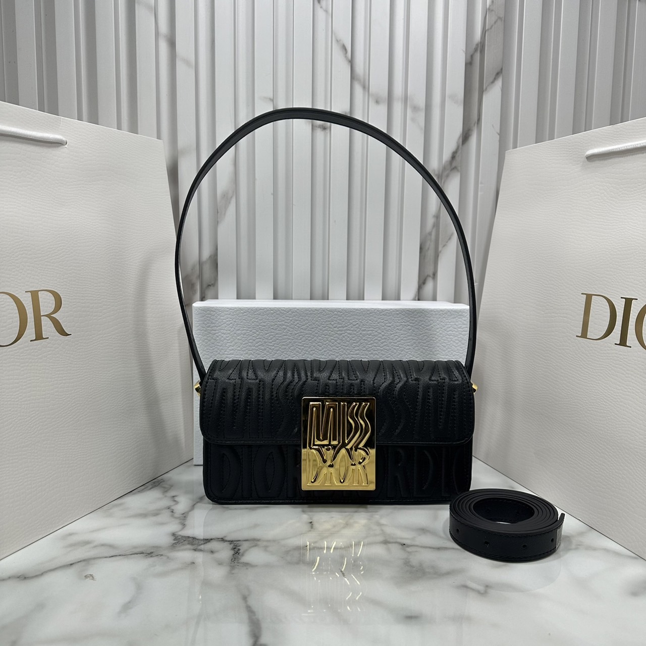 8.5" DIOR Miss Dior Flap Bag / Dior Clutch Bag / Pale Quilted Miss Dior Allover Leather กระเป๋าสะพายไหล่รุ่นใหม่ล่าสุด สง่างามทันสมัย เกรดออริ 1:1