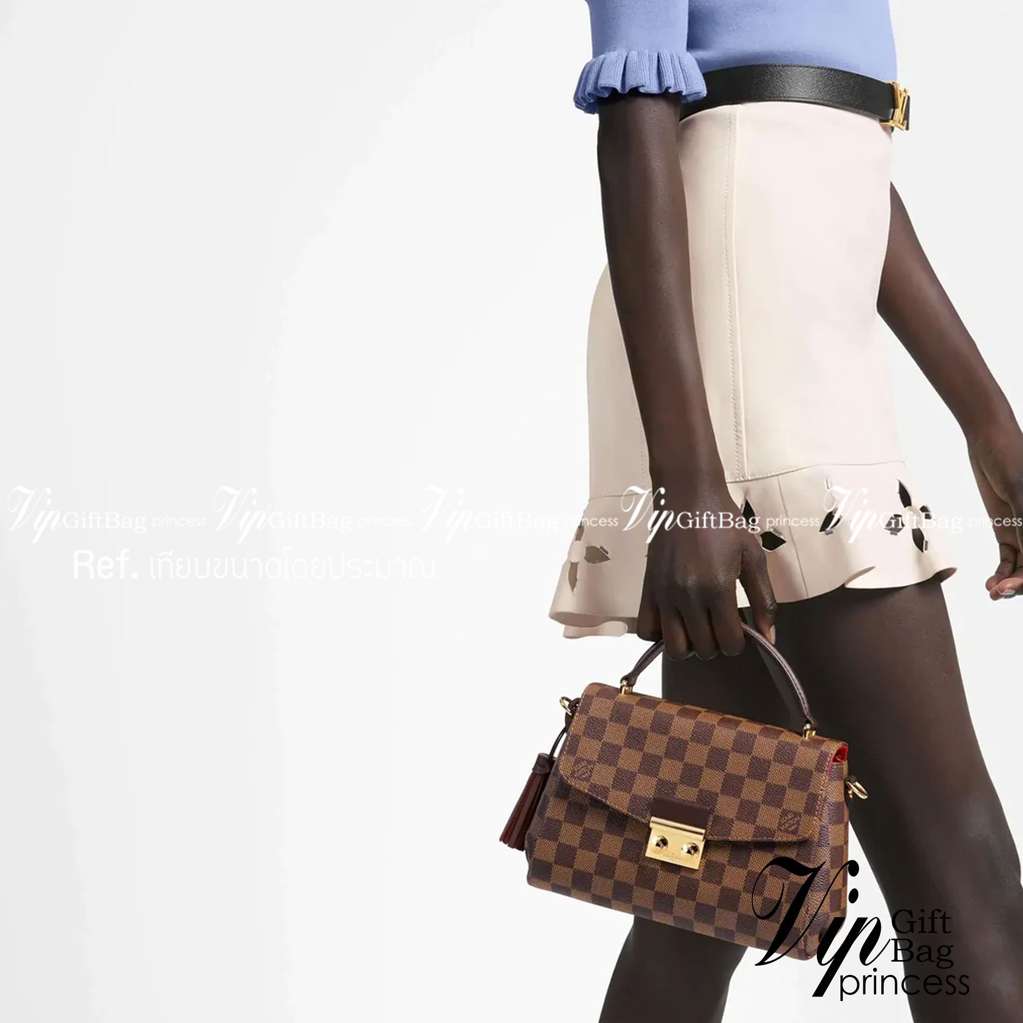 LV CROISETTE CROSSBODY BAG ให้สาวๆได้สวย ในราคาจับต้องได้ กับกระเป๋าสะพายข้าง ดีไซน์ลวดลายตารางเอกลักษณ์ คลาสสิคแต่ดูผู้ดี วัสดุหนังแคนวาส เปิด-ปิดด้วยตัวล็อคแน่นหนา ภายในโล่งกว้าง ใส่ของสำคัญได้ครบถ้วน สายสะพายถอดออกได้ ปรับได้ มีหูจับในตัว ถือเก๋ๆ หรือจ