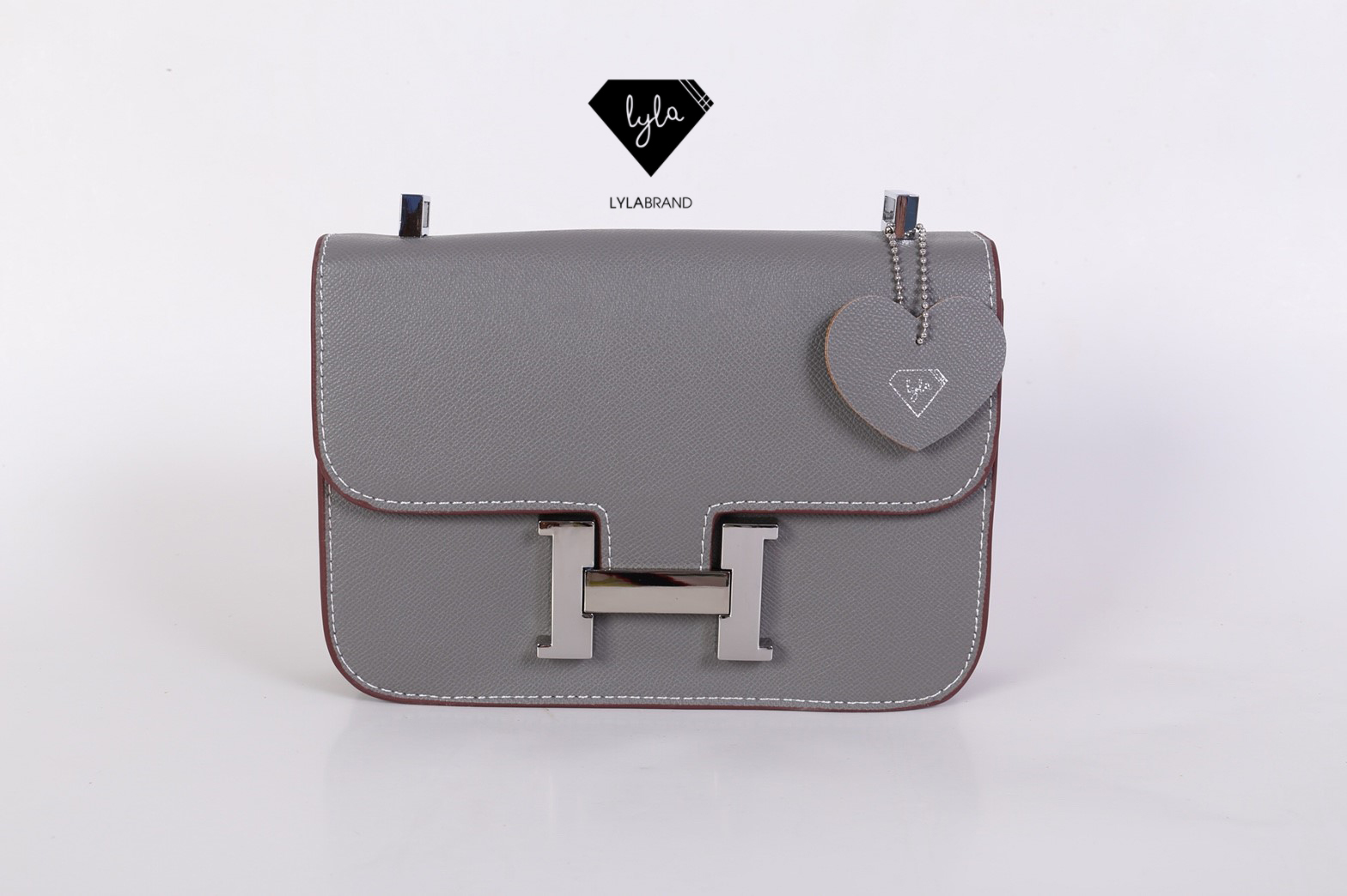 LYLABRAND🔔 Constance Size 23 Cm / Epsom ✨PU top premium นะคะ หนังดีเลอค่าน่าสอยมากกก บอกคำเดียวเลยว่าเด็ดสุด !! เหมือนหนังแท้เบอสุดค่ะคูณผู้หญิง ลูกค้าเก่าน่าจะทราบกันดีอยู่แล้วว่าคุณภาพของร้านนี้ต้องมาเป็นอันดับหนึ่งเท่านั้น อิอิ มีสายยาวส