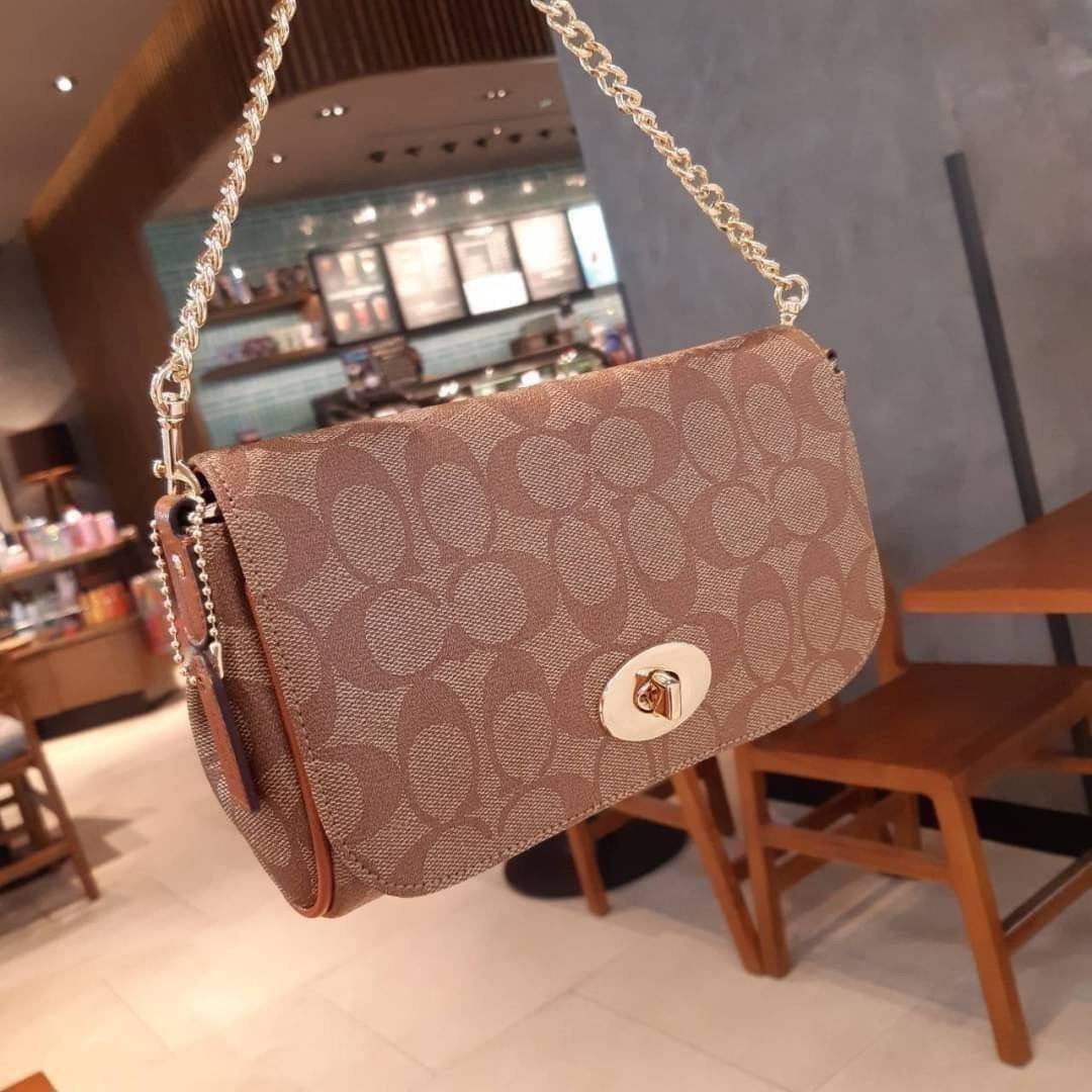 COACH F34615 MINI RUBY CROSSBODY IN SIGNATURE CANVAS ไอเท็มหายาก!! Best seller!! ยกให้น้องเลย!! 👍🎊👍💥 กระเป๋าสะพายข้างรูบี้ ทรงกะทัดรัด ไซส์กำลังดี ดีไซน์เรียบหรูในความเป็นเอกลักษณ์โค้ช ใช้งานง่าย สะดวก วัสดุหนังแคนวาสเคลือบ