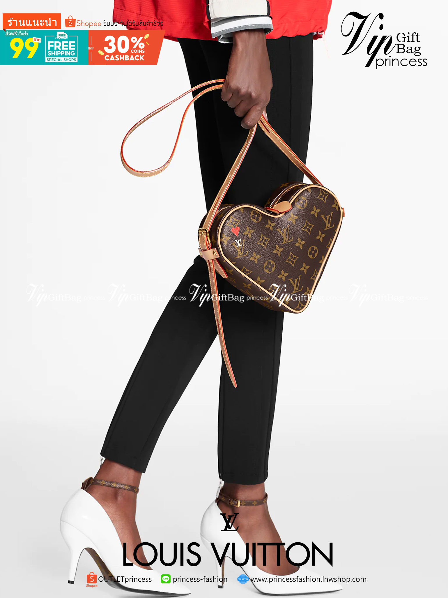 VIP GIFT 】หนังแท้ LOUIS VUITTON Monogram Game On Coeur "HEART" กระเป๋าสะพายรูปทรงหัวใจดีไซน์เผ็ดมากกก!! ภายในเป็นช่องโล่ง สายสะพายปรับใช้ได้ตามสะดวก ใบจริงสวยงามเบอร์ล้าน สาวๆ ต้องหลงรักแน่นอนเลยค่ะ