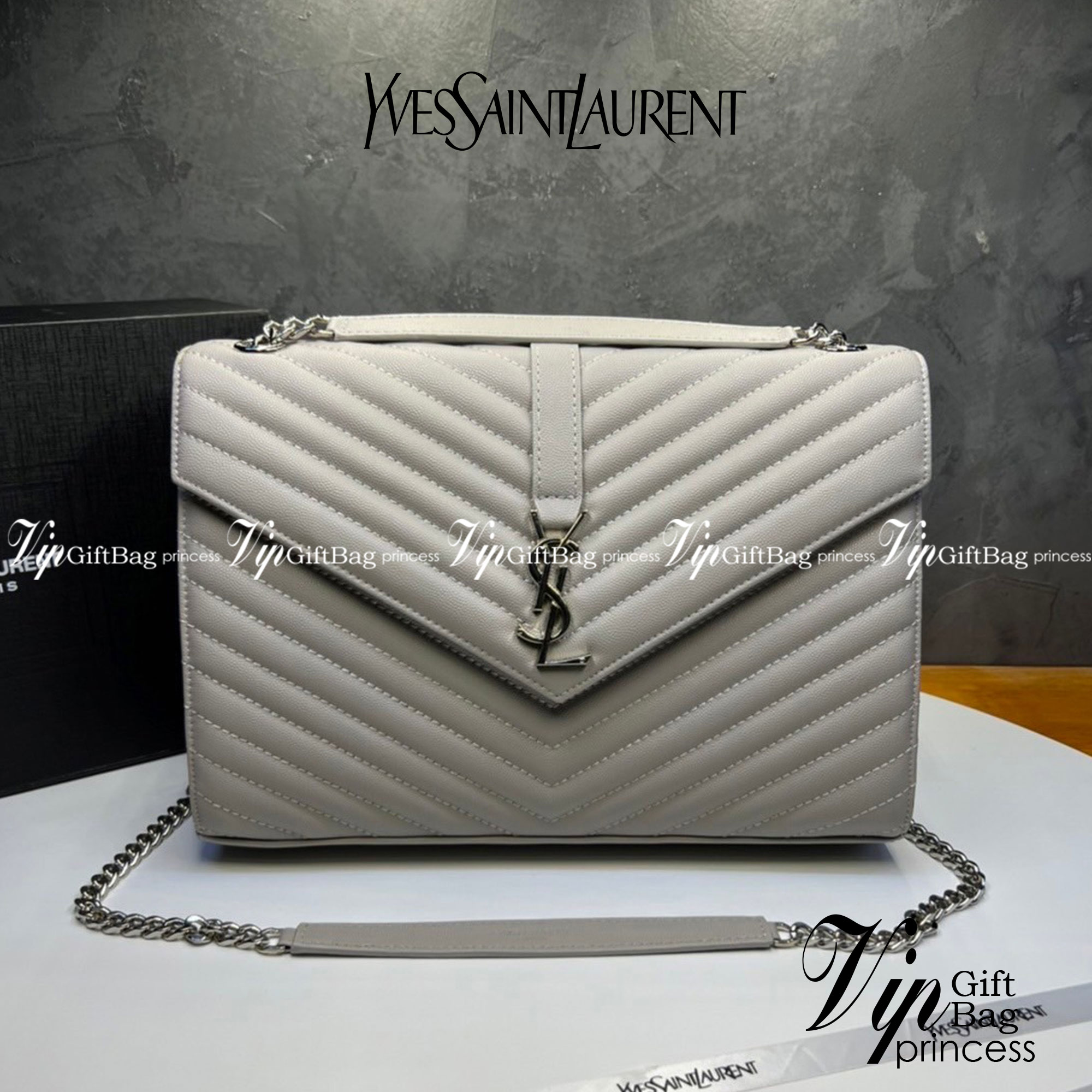 หนังแท้ YSL college large chain bag in quilted leather 30cm กระเป๋าสะพายใบใหญ่ ดีไซน์ทรงสวยหรู ตอบโจทย์ได้ทุกสไตล์ ภาพสินค้าถ่ายจากงานขายจริง ใช้งานต่างประเทศได้