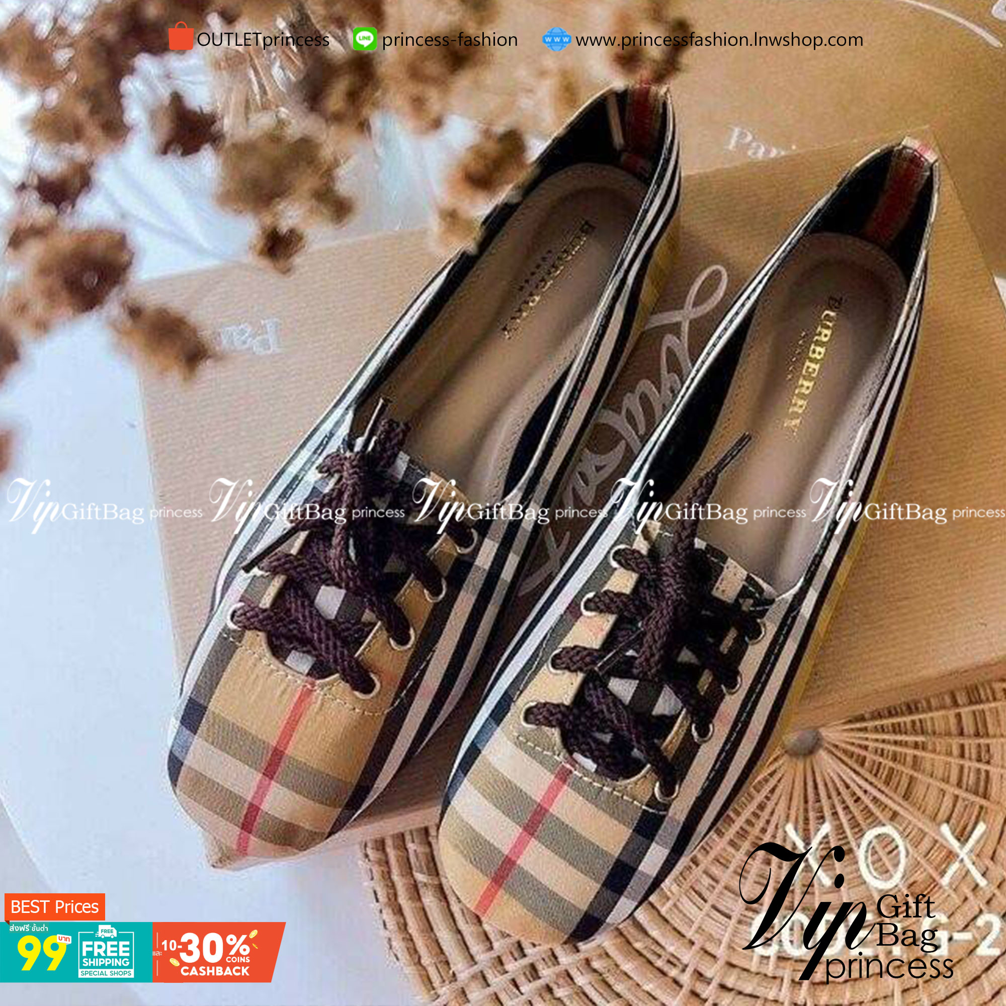 Burberry Flat Shoes คัชชูสไตล์ผ้าใบ ทรงเทย์ แมทส์ชุดง่าย สวมใส่ง่าย ผ้านุ่ม ทรงรองเท้ากว้าง ด้านหน้าเชือกถอดร้อยได้ วัสดุผ้าลายแบรนด์ งานจริง สวย เรียบร้อยมาก แนะนำค่ะ