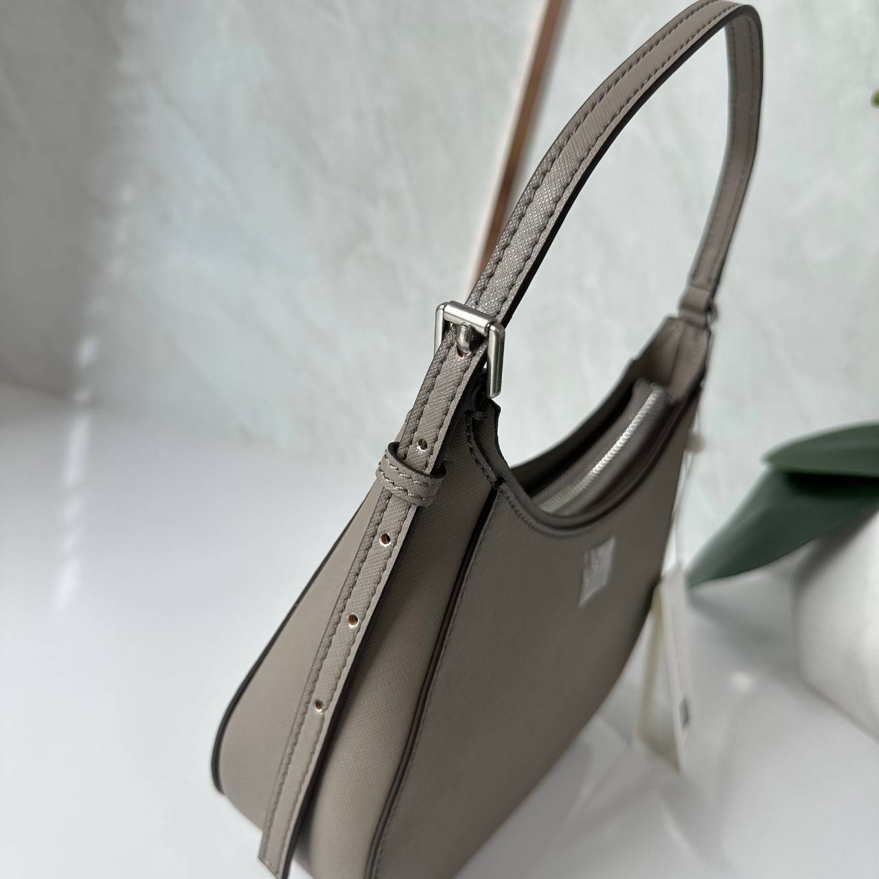 TORY BURCH EMERSON ZIP SHOULDER BAG 137416 / TORY BAG พร้อมส่ง 3 สี กระเป๋าสะพายไหล่ / คล้องแขน หนังซาเฟียโน่ ทนทาน