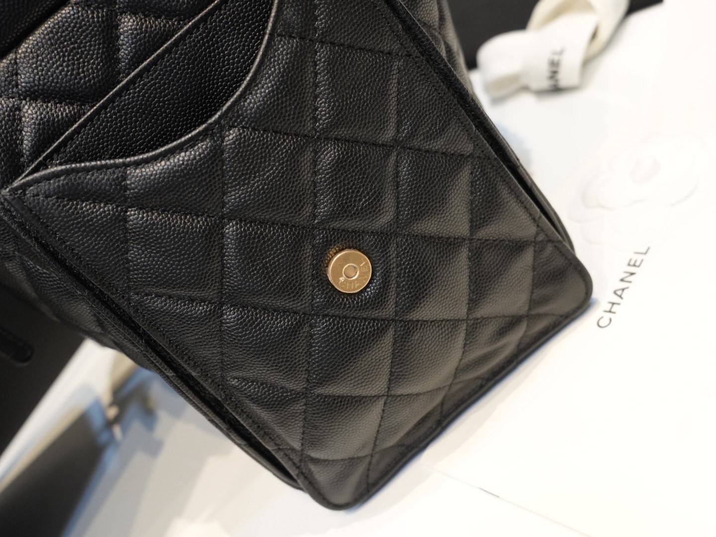 TOP ORI หนังแท้ | มีรองบ่า CHANEL 25 Medium Handbag Spring-Summer 2025 กระเป๋าสะพายรุ่นใหม่สุดฮอตแห่งปี หนังแท้ลายเกรน ที่สุดแห่งความไอคอนิก มาพร้อมใบเล็ก อะไหล่สีทองสวยหรู