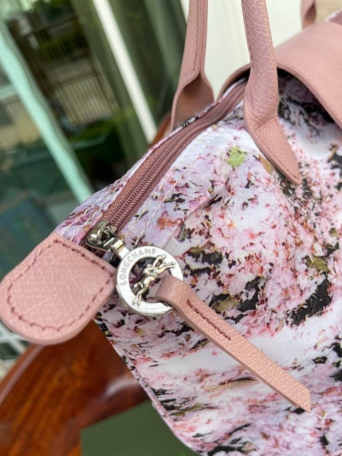 Longchamp LE PLIAGE PRINTEMPS/ÉTÉ 2021 SHOULDER BAG L คอลเลคชั่นใหม่ในตระกูล เลอ ปลิยาจ ที่สร้างความสะดุดตา และมีความพิเศษอยู่ที่การใช้สีพื้นโทนธรรมชาติ ต้อนรับฤดูใบไม้ผลิ