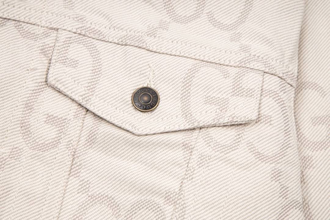 Gucci Maxi GG denim jacket / Gucci jacket Denim เกรดออริจินอล มีป้ายแท็กที่คอเสื้อ ใส่ได้ทั้งผู้หญิงผู้ชาย พร้อมส่งที่ไทย ภาพสินค้าถ่ายจากงานขายจริง ใช้งานต่างประเทศได้