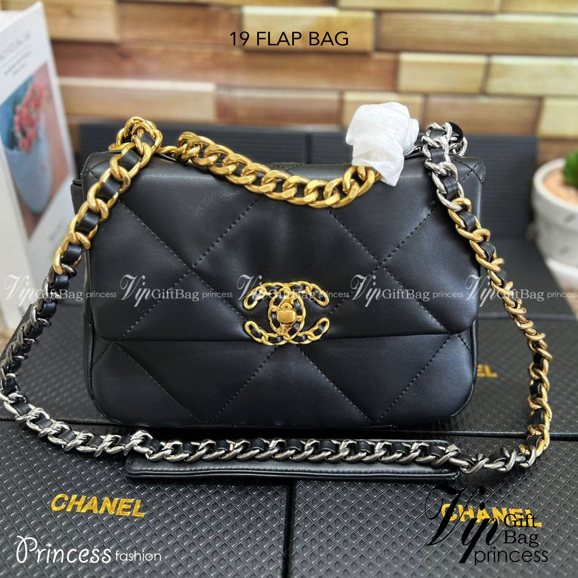 CHANEL 19 FLAP BAG / CHANEL LEATHER SHOULD BAG จำนวนจำกัด_หนึ่งในรุ่นที่สาวๆต้องมีค่า