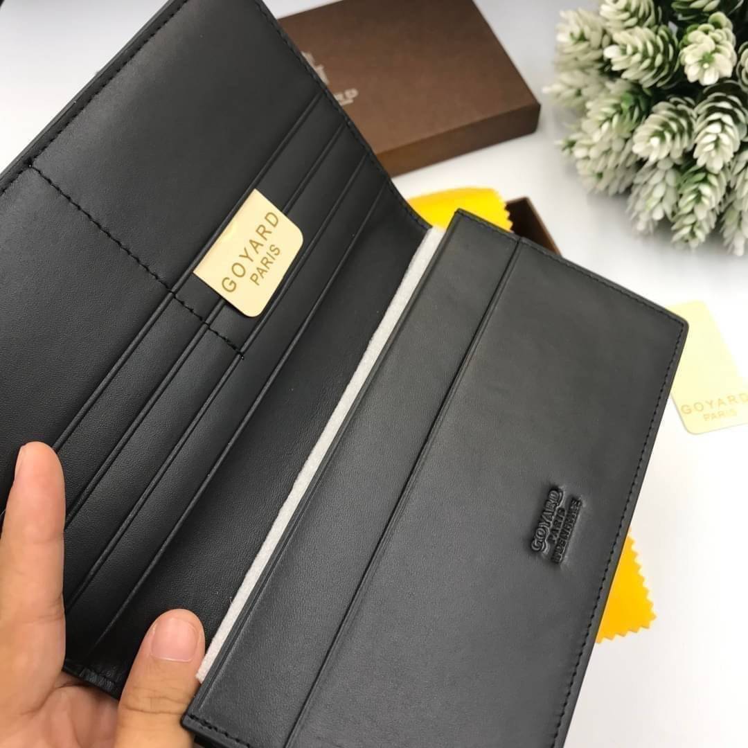 VIP 】หนังแท้ GOYARD LONG WALLET กระเป๋าสตางค์ใบยาว รุ่นตามหา มาเท่าไหร่ไม่เคยพอเลยค่า เป็นรุ่นคลาสสิกที่หยิบมาใช้งานได้บ่อยที่สุด งานหนังแท้ทั้งใบสวยมากนะคะ ใช้ทนทานได้นานเลยค่ะ ภาพสินค้าถ่ายจากงานขายจริง พร้อมส่งที่ไทยราคาสุดคุ้มห้ามพลาดค่ะ!