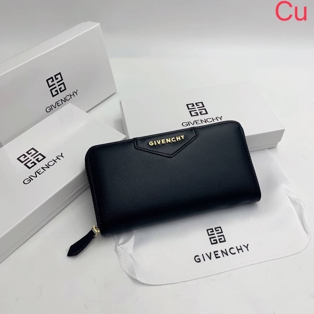 GIVENCHY Long Wallet Zip-around กระเป๋าสตางค์ยาวจีวองชี ซิปรอบ ภาพถ่ายจากงานขายจริง Inside bill slots card slots center zip pocket.