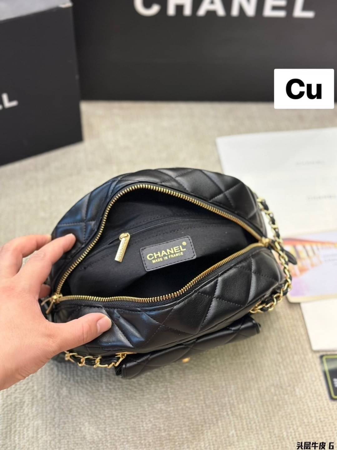 CHANEL 24A Bowling Bag กระเป๋าสะพายทรงโบลิ่ง รุ่นท็อปฮิต งานหนังเรียบ อะไหล่สีทองสวยหรู ขนาดกำลังสวย รูปทรงคลาสสิคใช้งานได้สะดวก