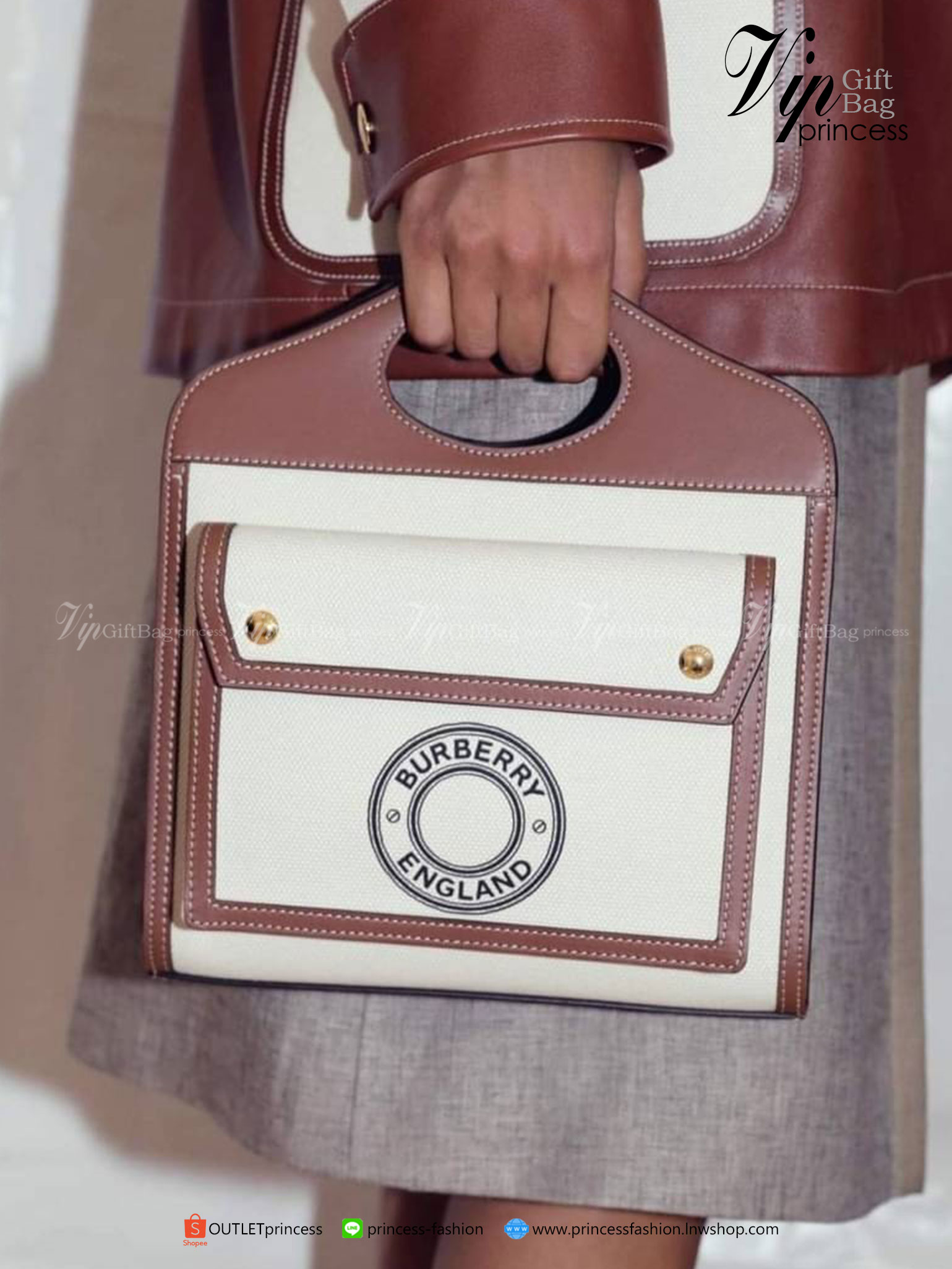 พรีเมี่ยมกิ๊ฟแท้ 100% BURBERRY MINI TWO TONE POCKET BAG New in ! VIP GIFT WITH PURCHASE (GWP)