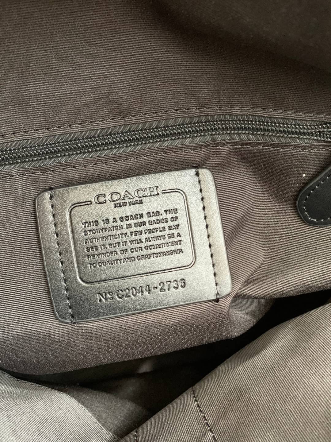 OUTLET 】New in!! 🌈ใบใหญ่ คุ้มค่าทีเดียวค่ะ🌈 COACH WEST BACKPACK IN SIGNATURE((2736)) พร้อมส่งที่ไทย สินค้าเข้าใหม่ค่ะ!! กระเป๋าสะพายหลัง มีหูหิ้ว หนังแท้นิ่ม ใบใหญ่ใส่จุมากกค่า! มีช่องซิปตอนหน้า2ช่อง; ช่องหลัก2ช่องใหญ่ โล่งลึก จุของได้มากท