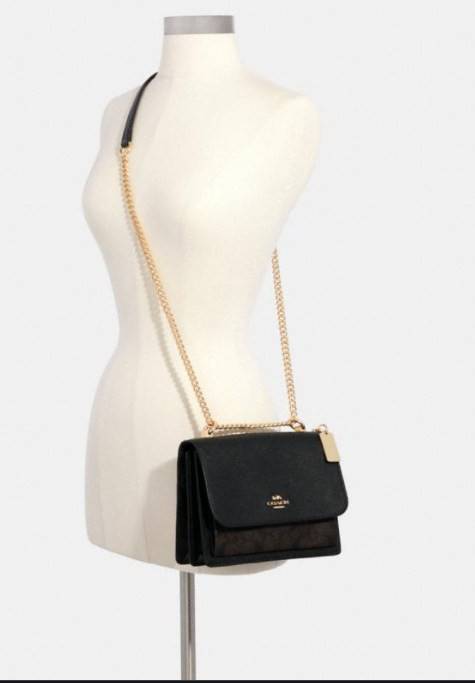 พร้อมส่งถึง8สี ห้ามพลาดค่ะ! COACH KLARE CROSSBODY BAG ((91019//91174//90400//1424//90635)) พร้อมส่งที่ไทย กระเป๋าสะพายครอสบอดี้ร์หรือสามารถทบเป็นสายคู่คล้องไหล่ได้ด้วยค่ะ หนังแท้ แต่ละสีทำลายหนังได้สวยงามแตกต่างกันออกไปนะคะ ✔️ห้อยด้วยป้ายแบรนด์แบบโ