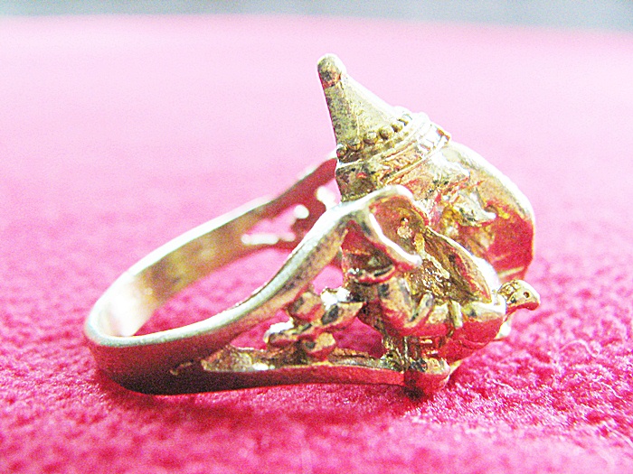 สินค้าหมดค่ะ แหวนพระพิฆเนศทองเหลือง เทพเจ้าแห่งความสำเร็จพร้อมใบคาถา แบบ3ค่ะ