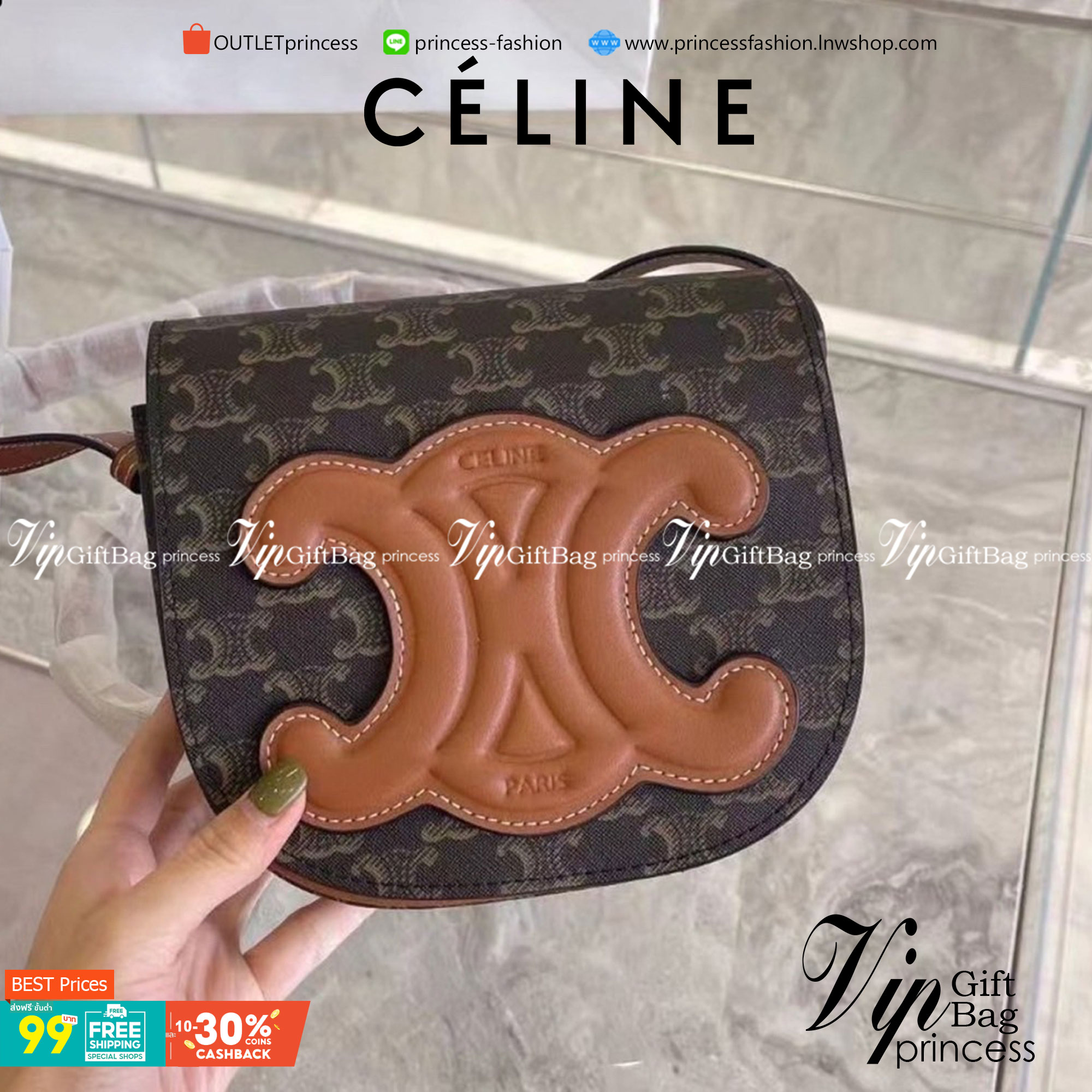 VIP 】CELINE MINI BAG IN TRIOMPHE CANVAS รุ่นโลโก้หน้าใหญ่ พร้อมส่งที่ไทย ราคาสุดคุ้ม หากใครที่กำลังมองหากระเป๋าสะพายข้าง ขนาดกะทัดรัด และเรียบหรู ต้องใบนี้เลยค่ะ เป็นกระเป๋าเปิดปิดแบบแบบฝาผับที่มีรูปทรงโค้งและที่ล็อกรูปทรงคล้ายเข็มขัด อีกทั้งยังสะท้อนความ