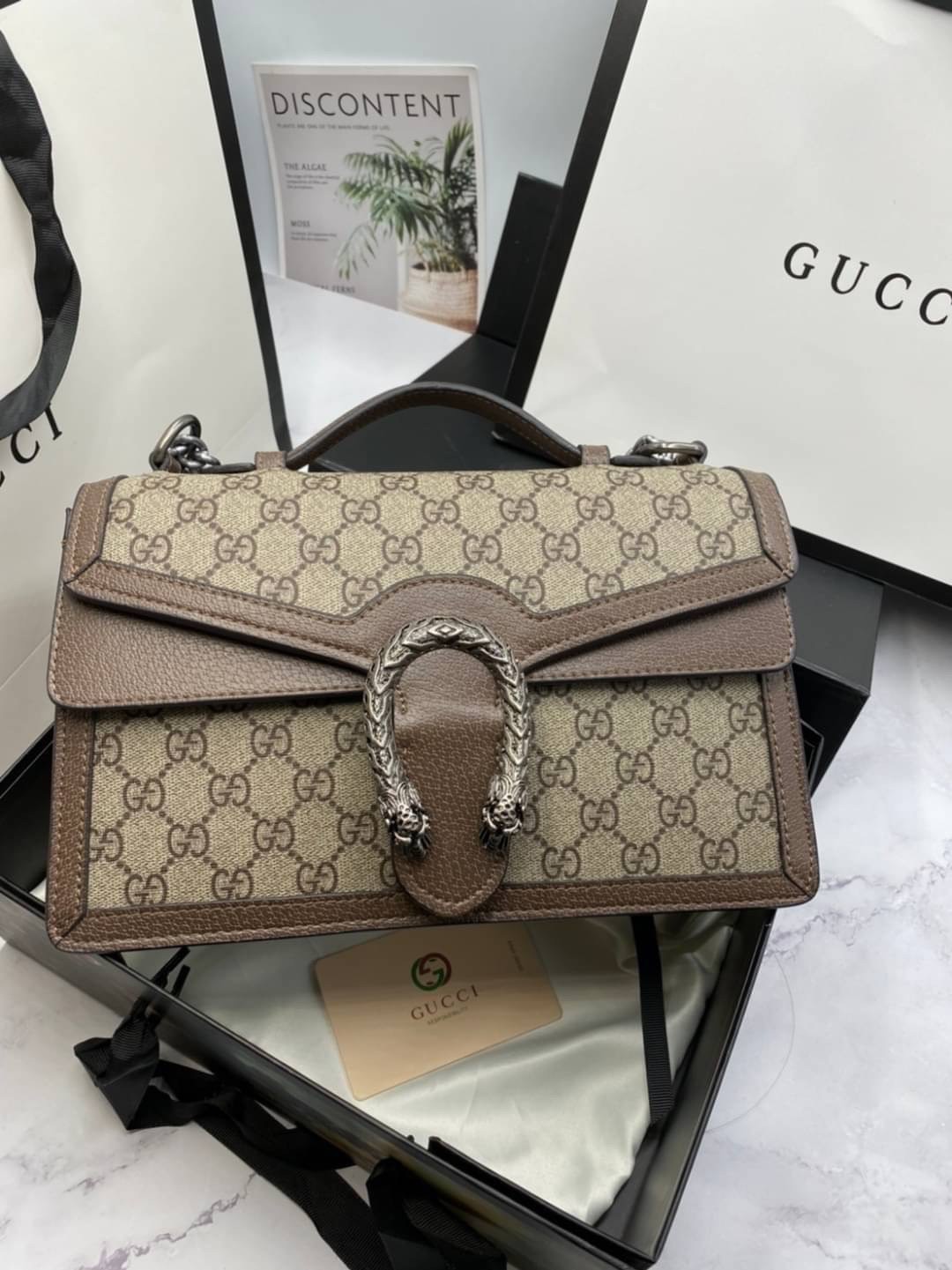 GUCCI Dionysus GG Top Handle Bag กระเป๋าสะพายไหล่ พร้อมหูจับในตัว ดีไซน์ให้ใช้งาน และพกพาได้สะดวกขึ้น ดึงดูดและสะกดสายตา รุ่นหายาก ที่สาวๆตามล่า!!
