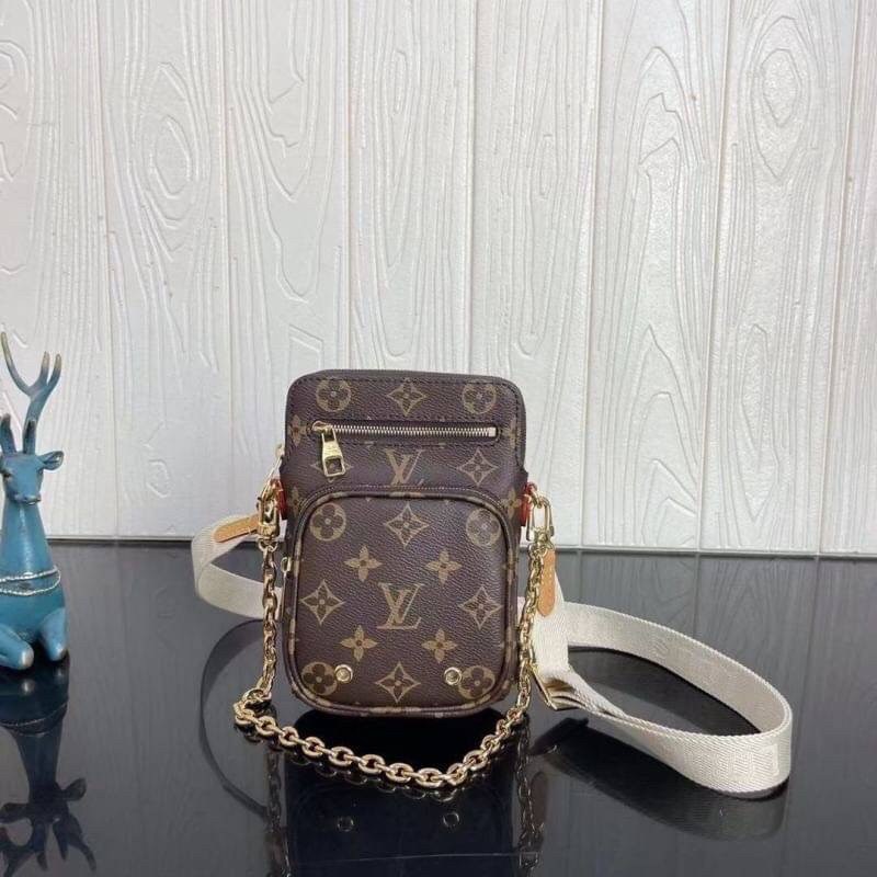 VIP GIFT 】LOUIS VUITTON UTILITY PHONE HOLDER