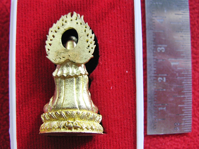 สินค้าหมดค่ะ เจ้าแม่กวนอิมปางประทานพรแบบนั่ง ถือน้ำทิพย์ วัดใหญ่ชัยมงคล พร้อมกล่องเดิมค่ะ