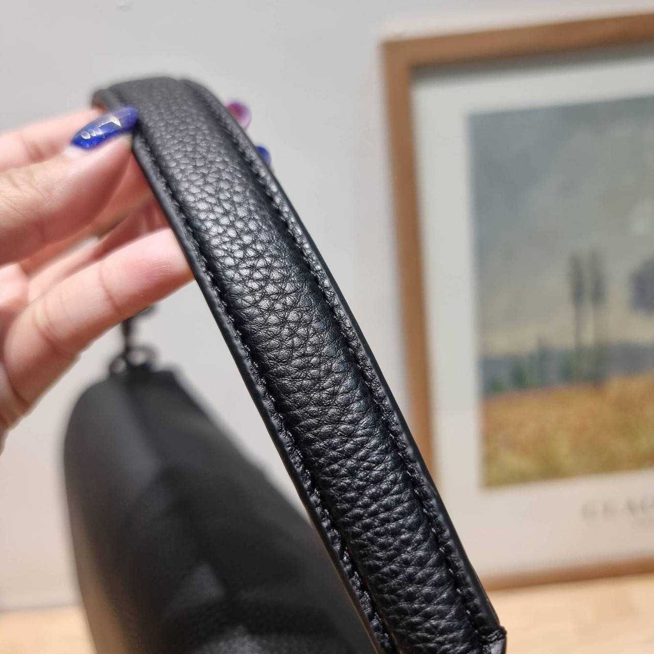 COACH Soft Tabby Messenger In Signature Canvas C8430 CH769 ไอเท็มที่หนุ่มๆต้องไม่พลาด กระเป๋าทรงแมสเซนเจอร์ใบใหญ่กำลังพอดี พร้อมด้วยสายสะพาย 2 เส้น