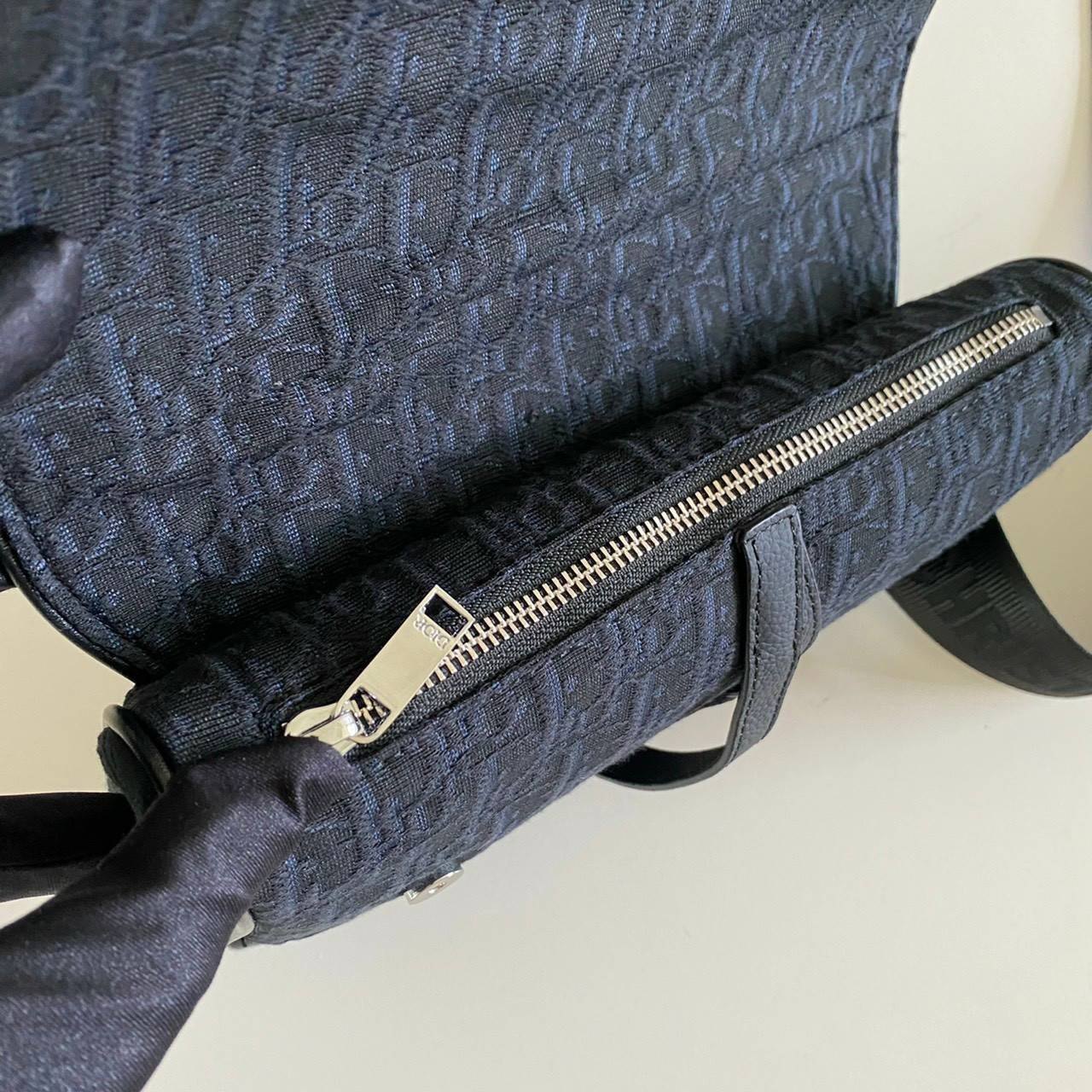 VIP 】𝐂𝐇𝐑𝐈𝐒𝐓𝐈𝐀𝐍 𝐃𝐈𝐎𝐑 SADDLE BAG Black Dior Oblique Jacquard พร้อมส่งที่ไทย 2 สีสุดคลาสสิก กระเป๋าสะพายข้าง สายปรับขนาดได้ จุของได้เยอะ ใช้ได้ทั้งหญิงชาย