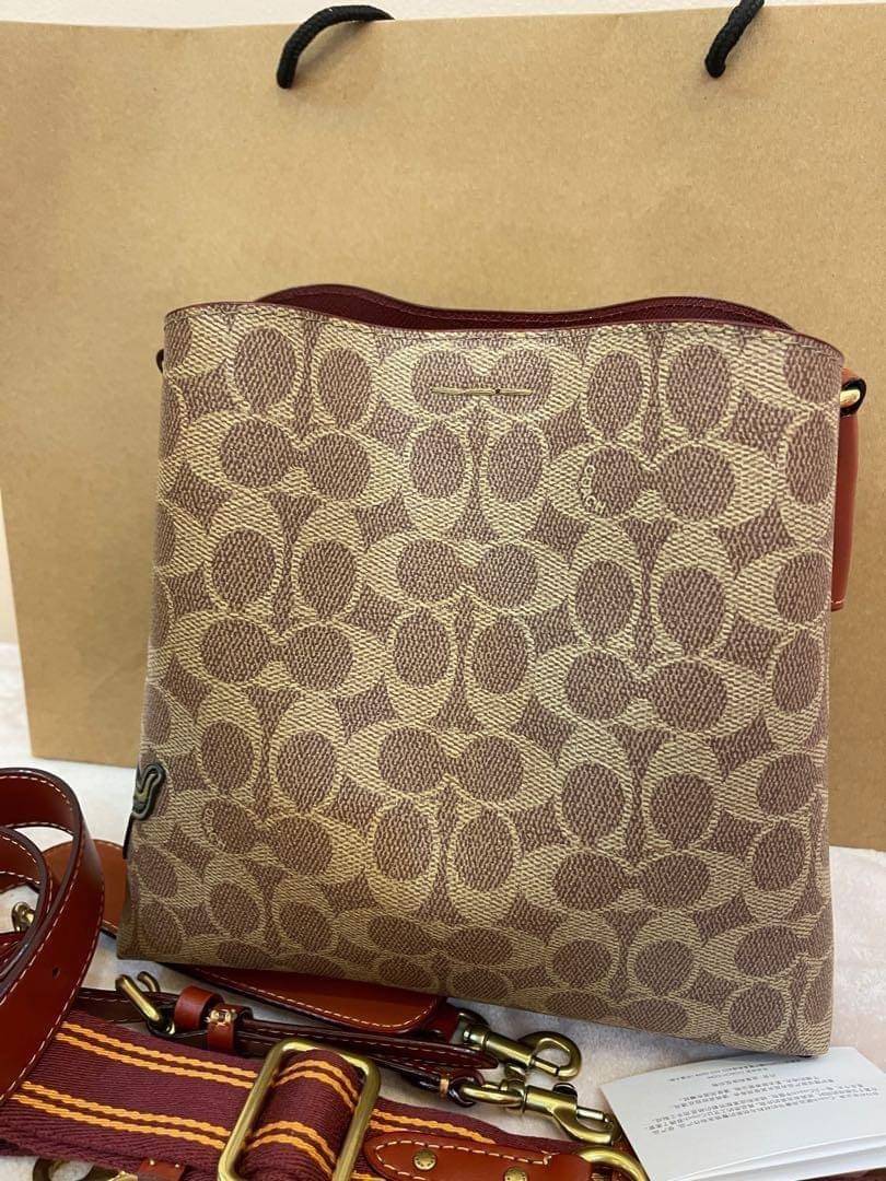 Coach Willow Bucket Bag In Signature Canvas With Patches รุ่นใหม่ล่าสุด พร้อมส่งที่ไทย