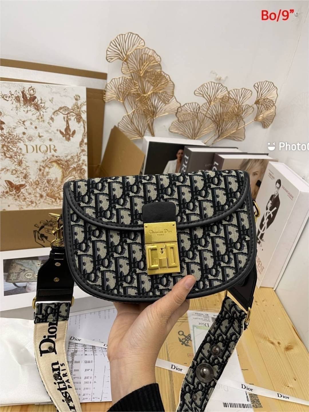 Dior Addict Flap Bag in Oblique กระเป๋าสะพาย ไอเท็มใหม่ล่าสุดปังมากๆ น่าใช้น่าสะสม พร้อมกล่องแบรนด์ จะซื้อใช้เองหรือมอบเป็นของขวัญก็ดูดีถูกใจผู้รับแน่นอนค่ะ พร้อมส่งที่ไทยราคาสุดคุ้มไอเท็มเด็ดๆห้ามพลาด!