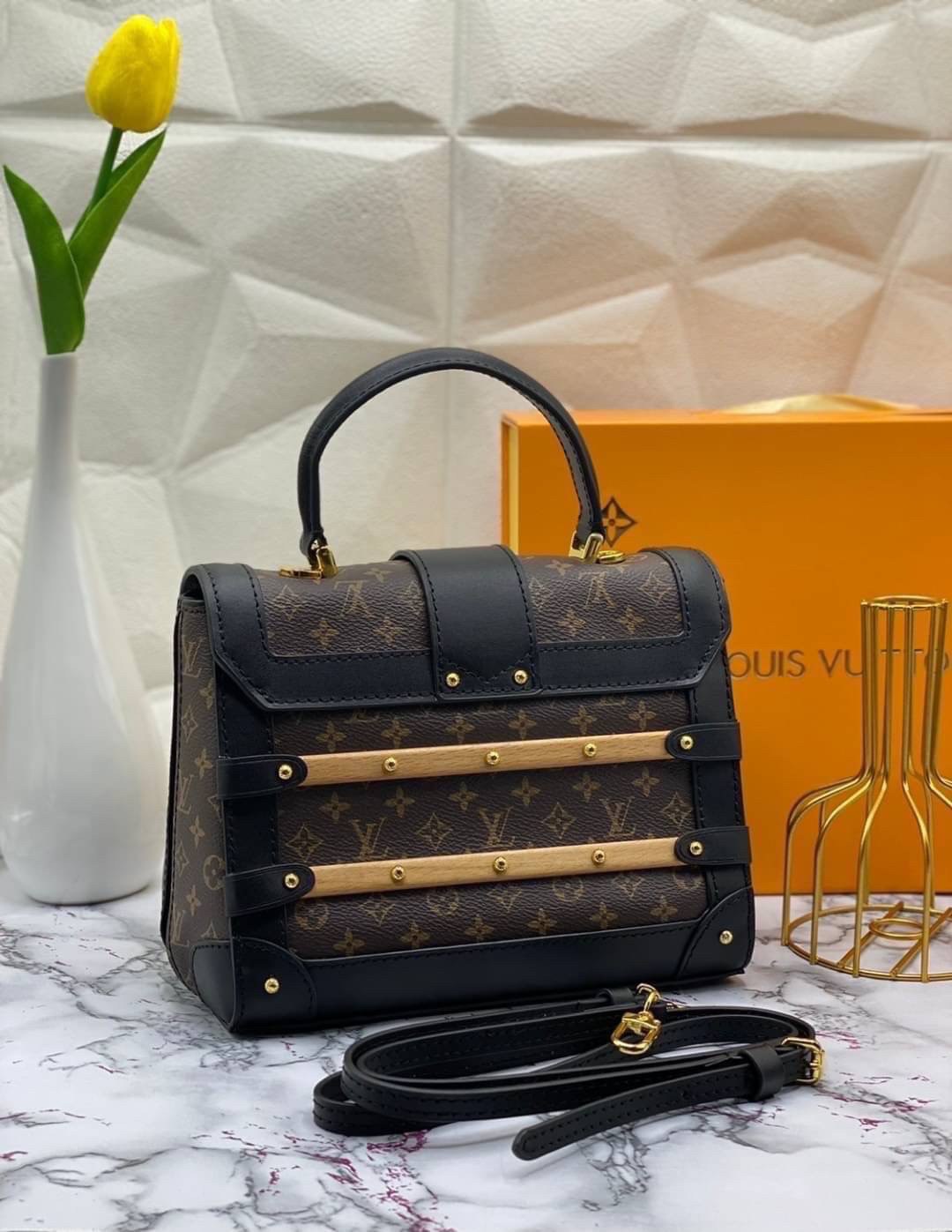 VIP 】หนังแท้ Louis Vuitton TRIANON PM พร้อมส่งที่ไทย งานสวยปังไหมไหว ใบจริงสวยมากกกก ได้สวยก่อนใคร ต้องจัดแล้วจ้า