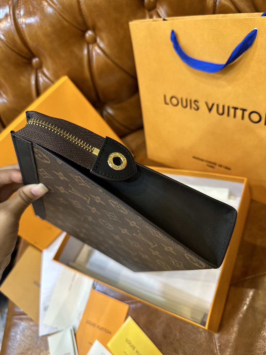 LV Pochette Voyage MM / LV Clutch กระเป๋าถือทรงคลัช ทรงพอช เกรดออริ สลับแท้ 1:1 ใช้ต่างประเทศได้ ใช้ได้ทั้งชายหญิง