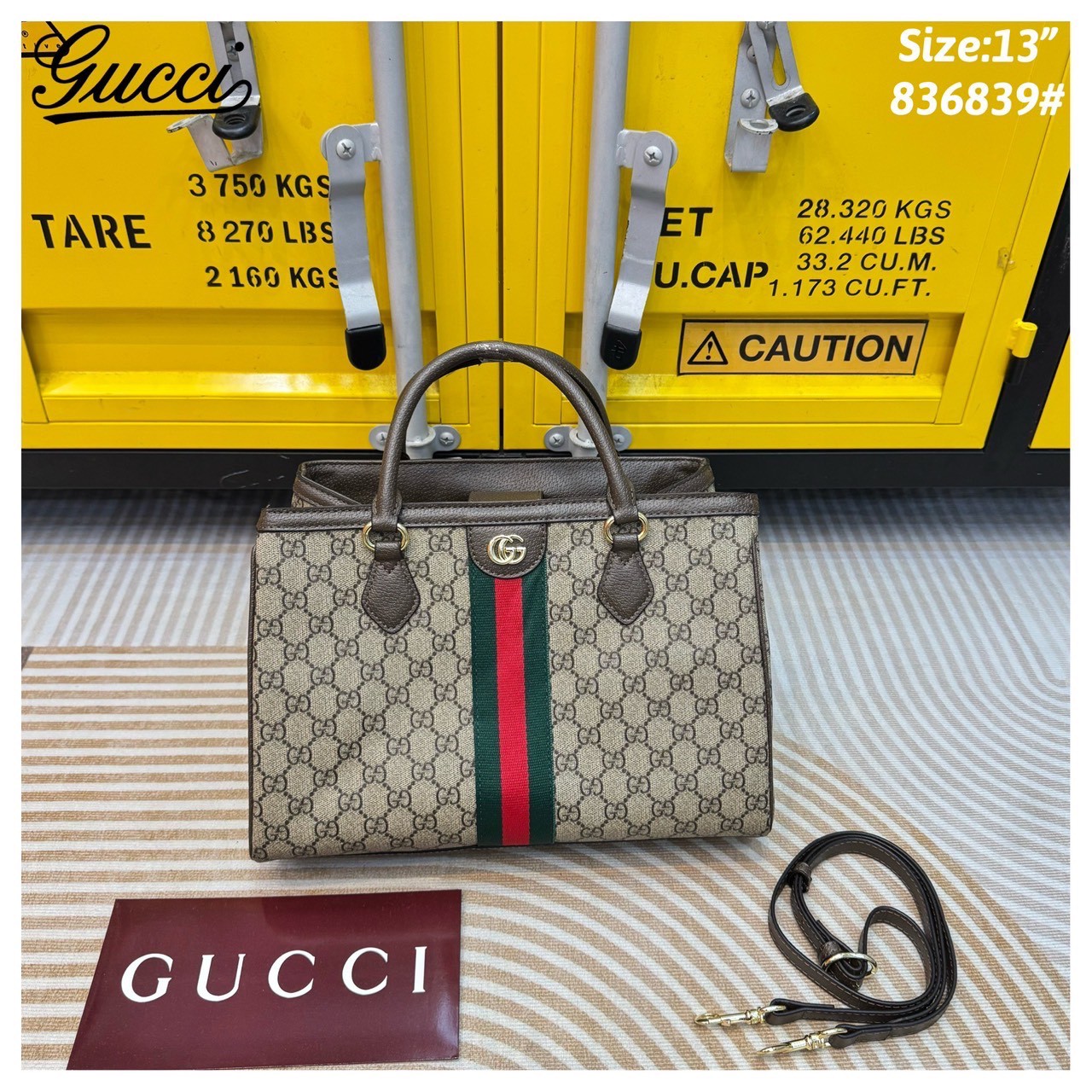 GUCCI Ophidia tote bag กระเป๋าสะพายทรงโท้ท คอลสุดคลาสสิก ใบใหญ่กำลังดี จุคุ้ม โดดเด่นด้วยลวดลายคลาสสิคเอกลักษณ์ วัสดุหนังแคนวาส ภายในโล่งกว้างมาก