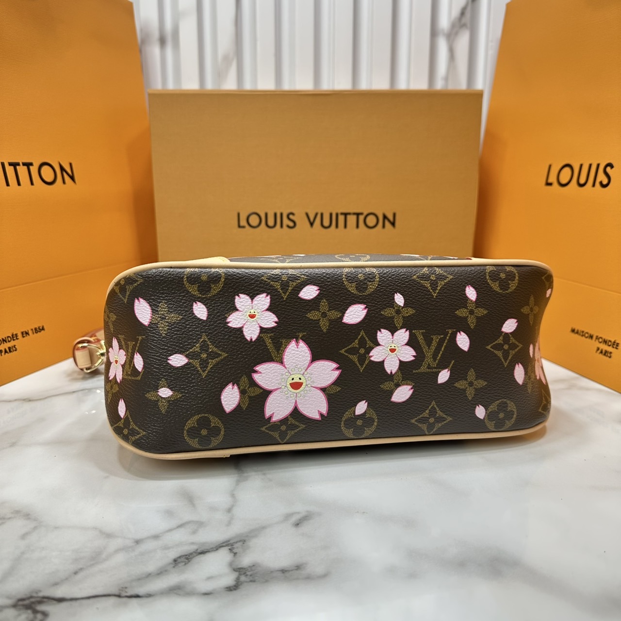 ORI หนังแท้ | คอลใหม่ดอกไม้แสนหวาน LV x TM Cherry Blossom bag กระเป๋าสะพายดีไซน์คลาสสิครุ่นสุดปัง ปรับลุคให้มีชีวิตชีวาด้วยลายดอกไม้เชอรี่บลอสซั่ม คอลใหม่สุดเอ็กซ์คลูซีฟ